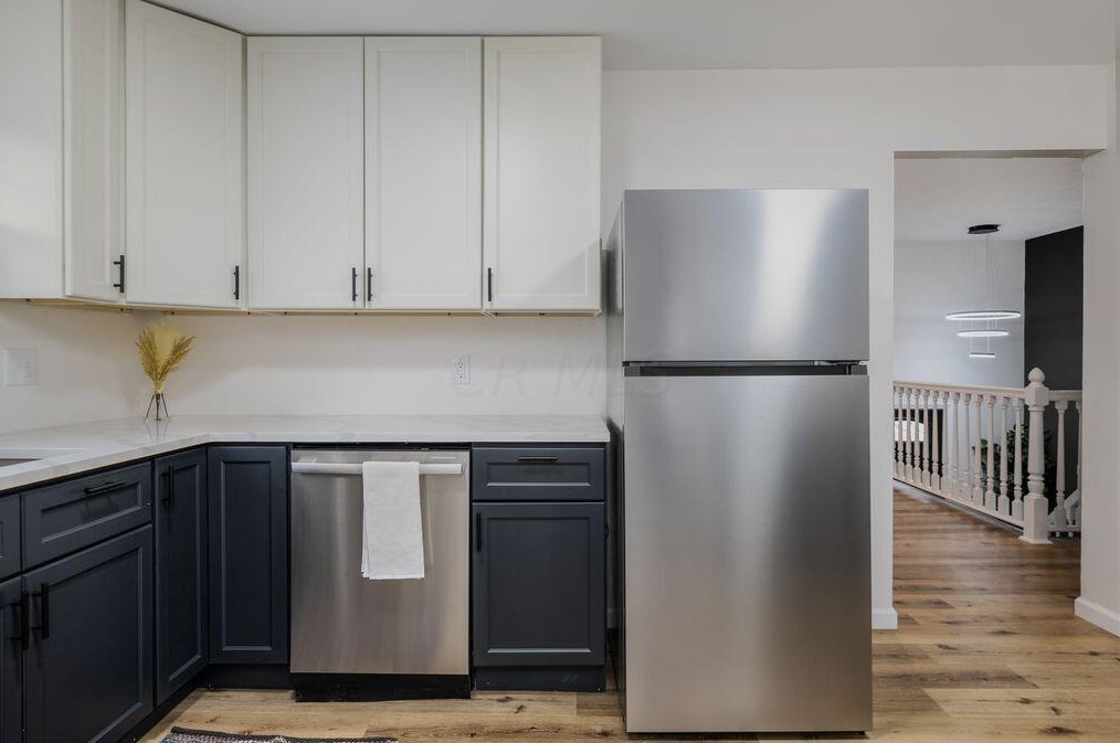 412 Denwood Dr, Columbus OH  43230-2012 exterior