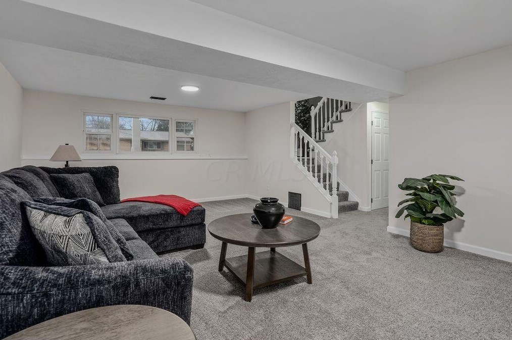 412 Denwood Dr, Columbus OH  43230-2012 exterior