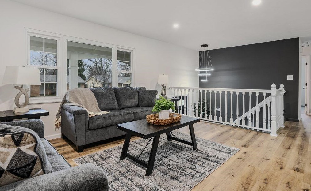 412 Denwood Dr, Columbus OH  43230-2012 exterior