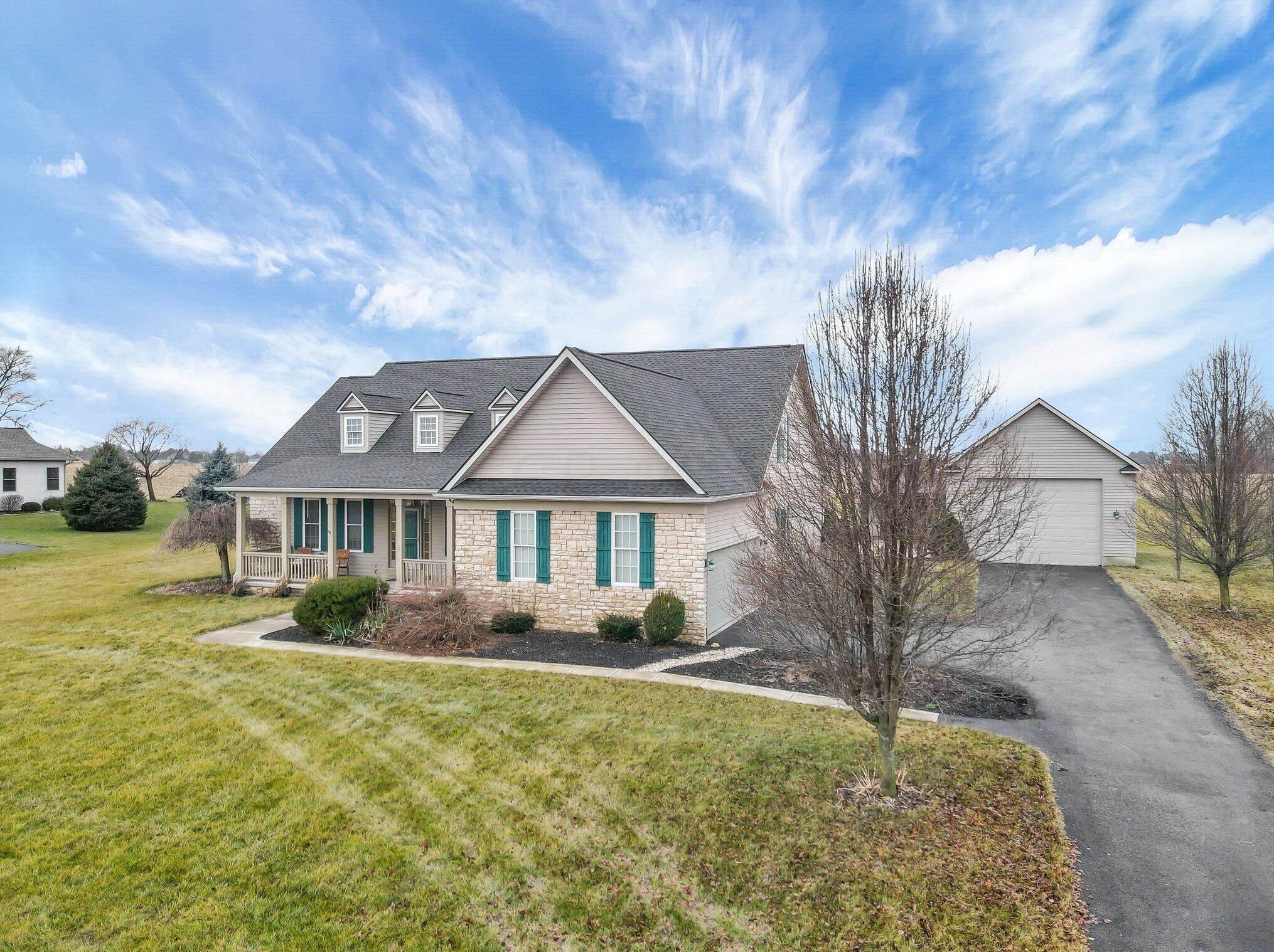 1579 Chickasaw Rd, Cnl Wnchstr OH  43110-7870 exterior