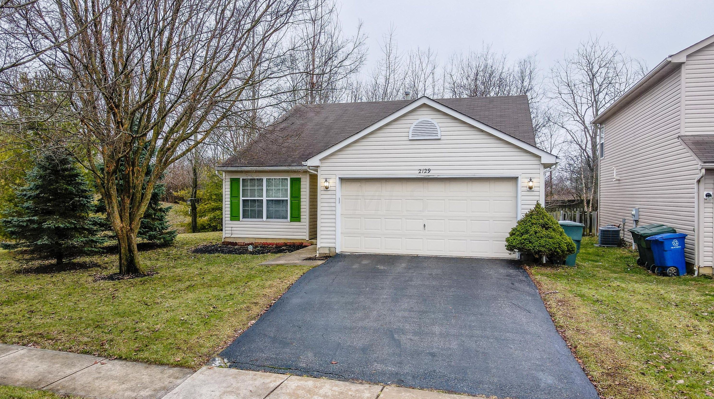 2129 Prominence Dr, Darbydale, OH 43123