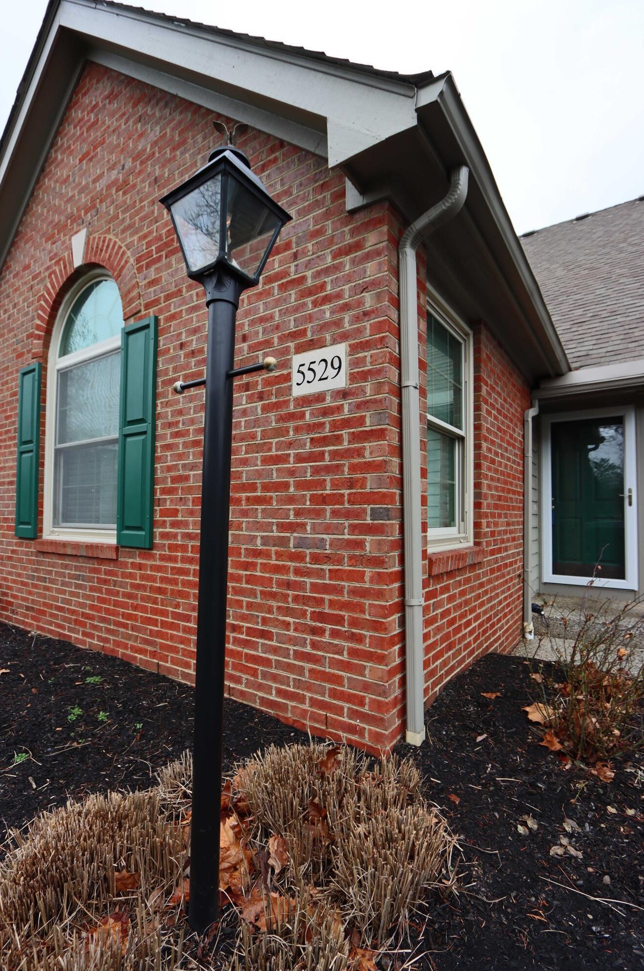 5529 Villas Dr, Dublin, OH 43017-4402