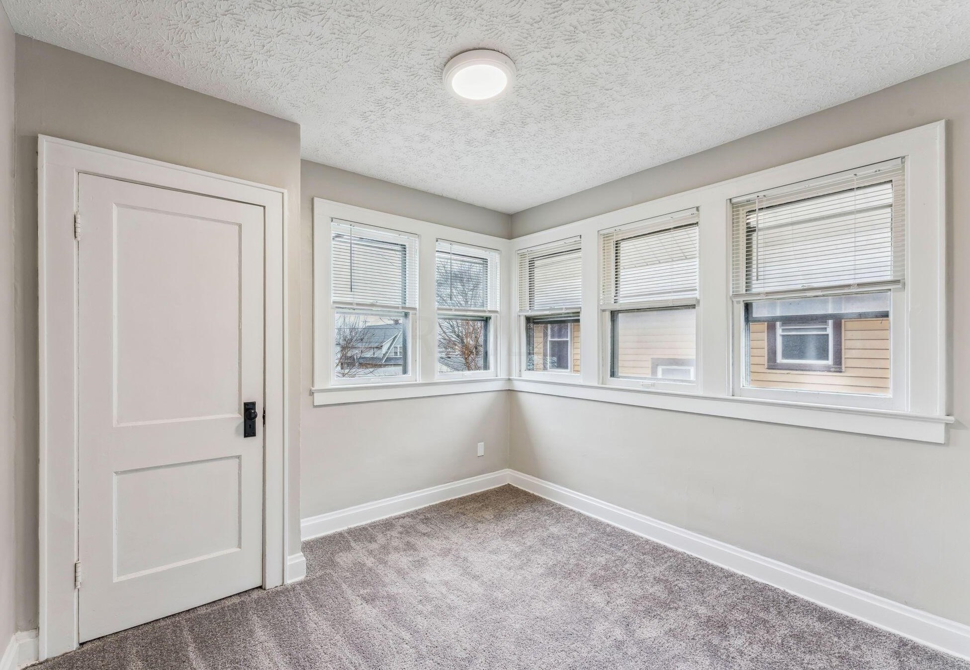 36 Roys Ave, Columbus OH  43204-2631 exterior