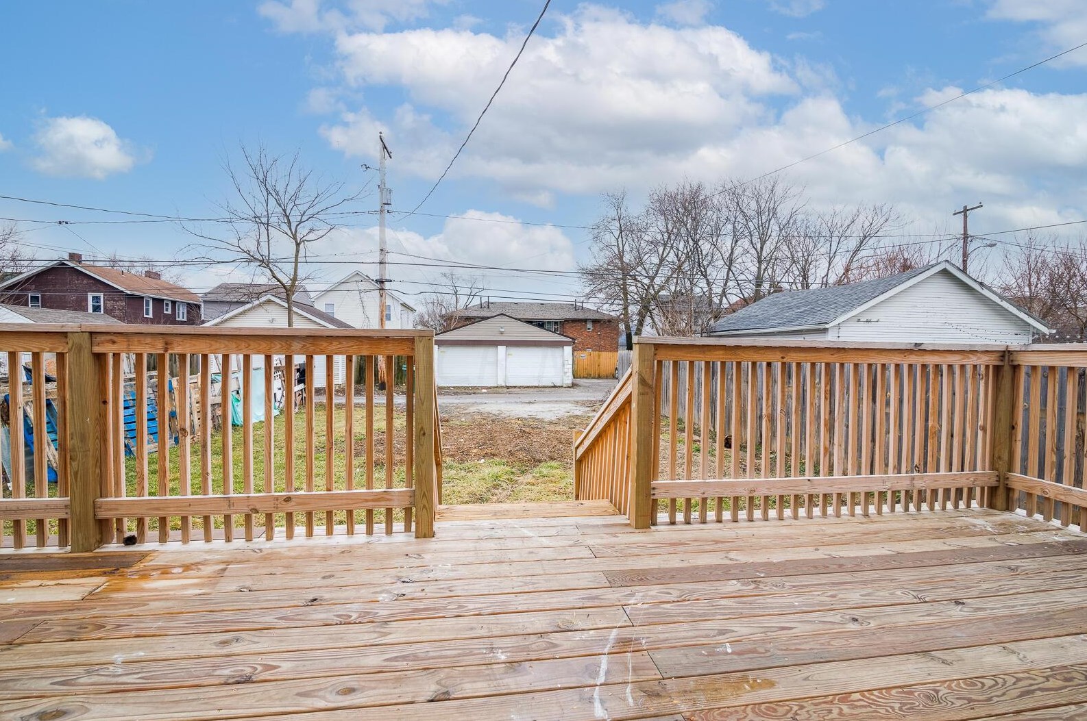 1065 16 Ave, Columbus OH 43211-2423 exterior