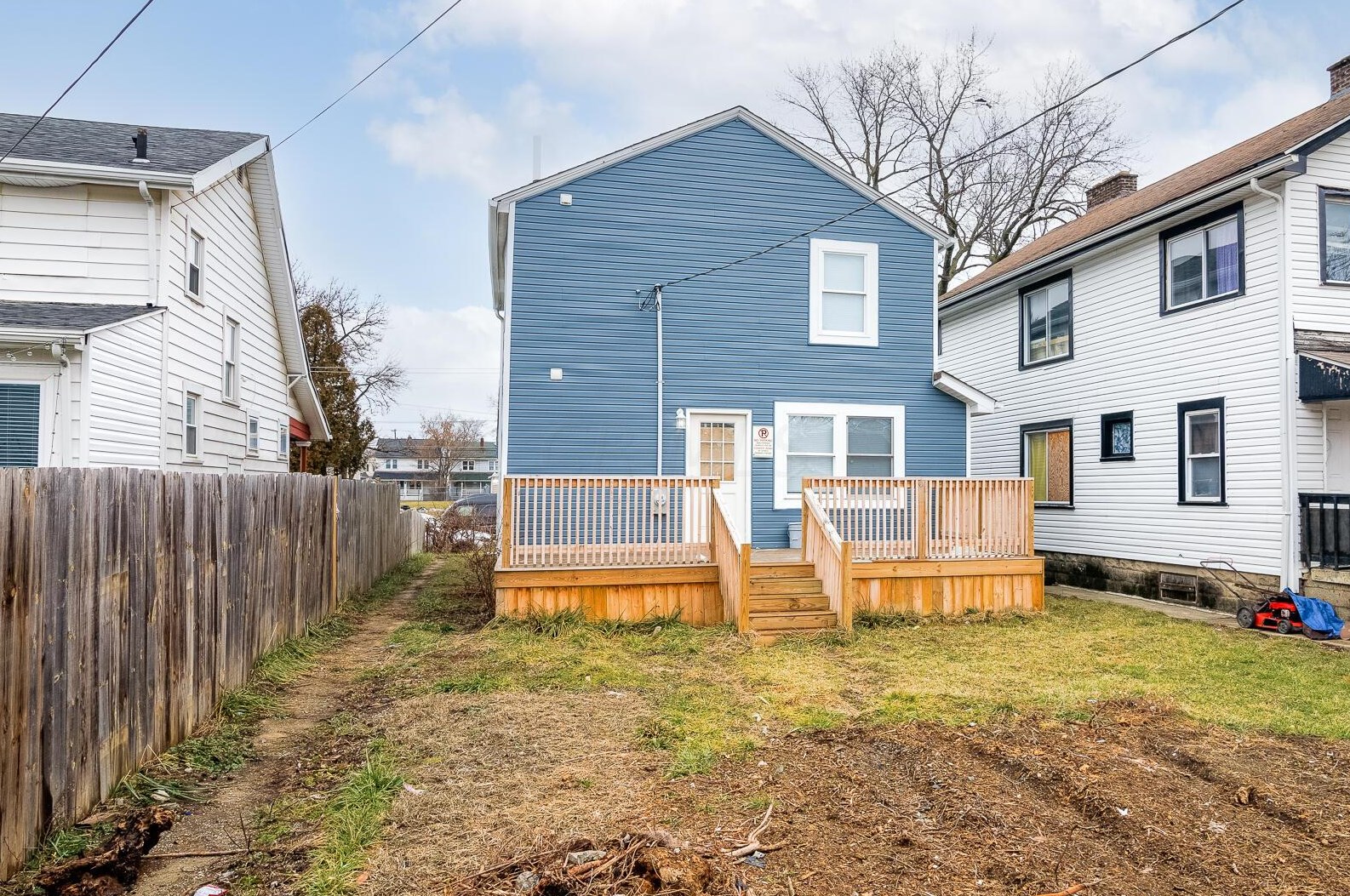 1065 16 Ave, Columbus OH 43211-2423 exterior