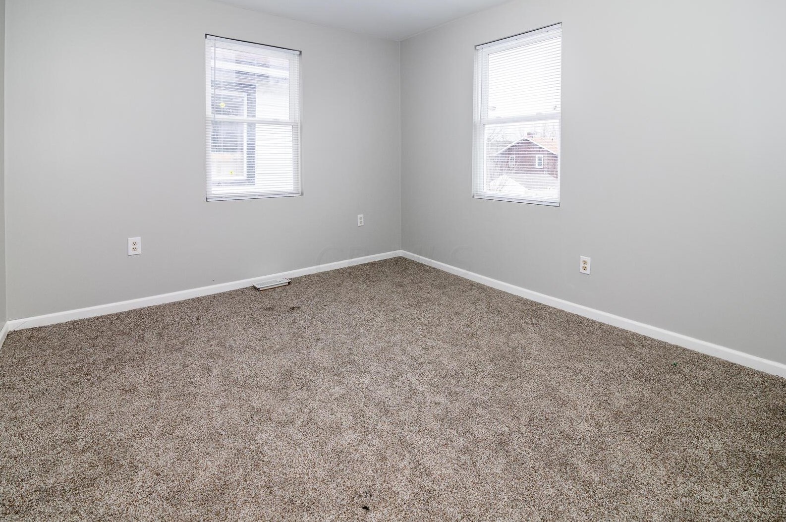 1065 16 Ave, Columbus OH 43211-2423 exterior