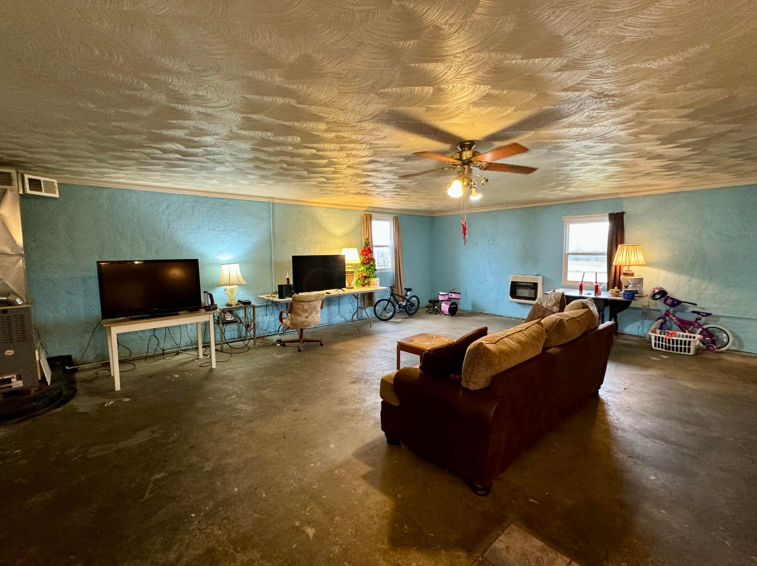 288 S Main St, London, OH 43140