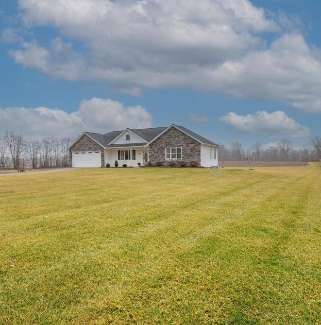 5696 Johnstown Rd, Mount Vernon, OH 43050-9352