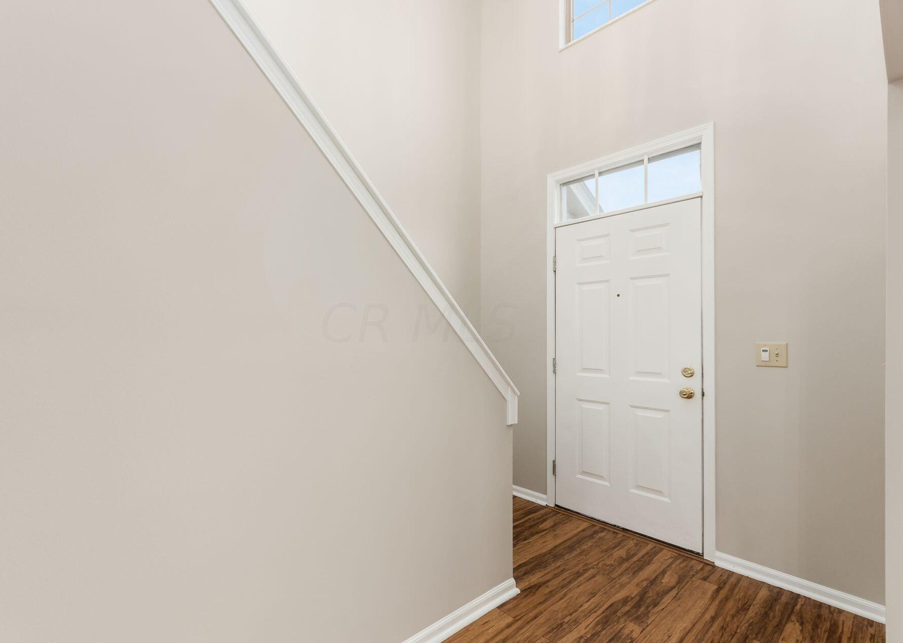 935 Larkfield Dr, Columbus, OH 43085