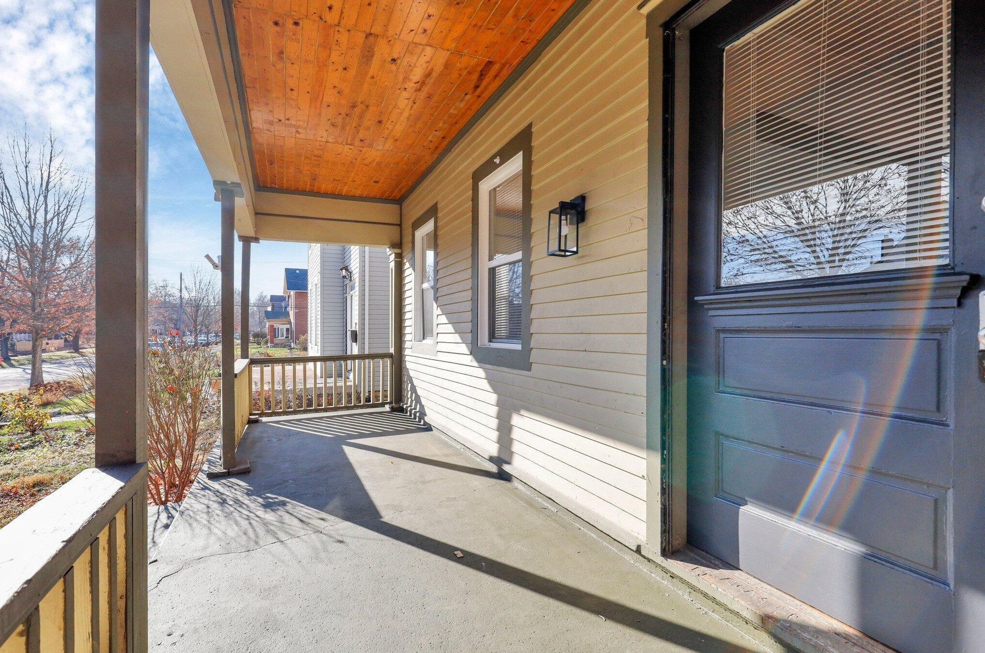 223 Monroe Ave, Columbus OH 43203-1443 exterior