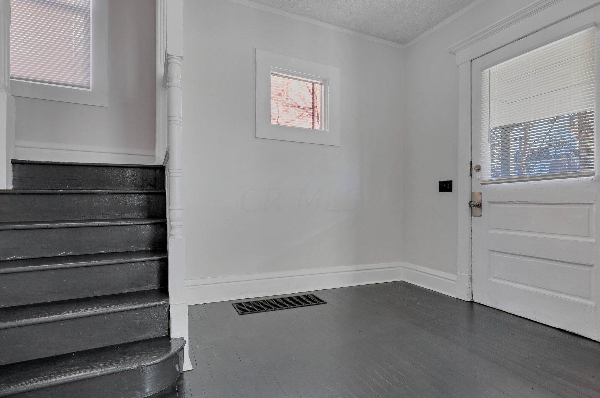 223 Monroe Ave, Columbus OH 43203-1443 exterior