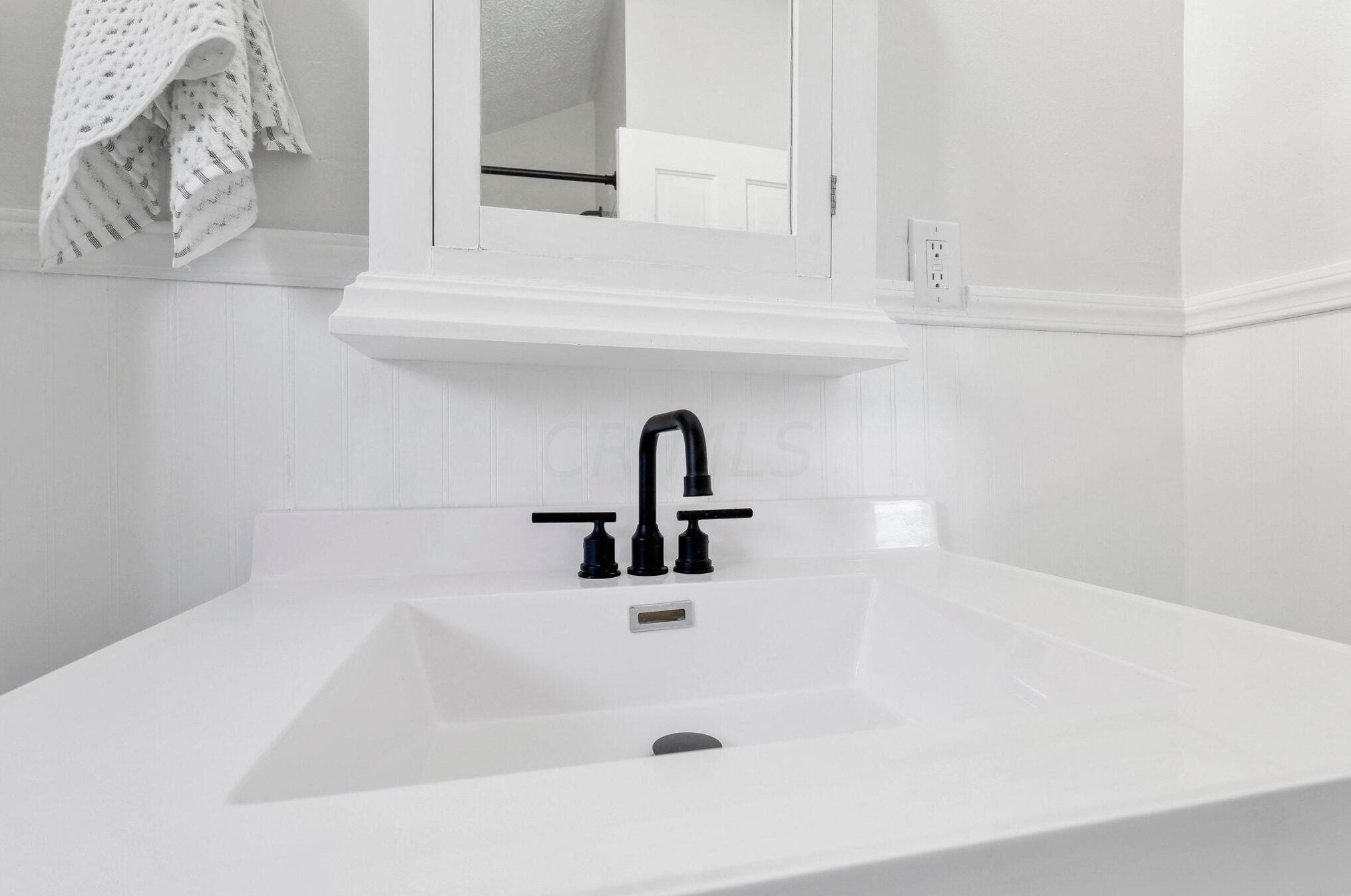 223 Monroe Ave, Columbus OH 43203-1443 exterior