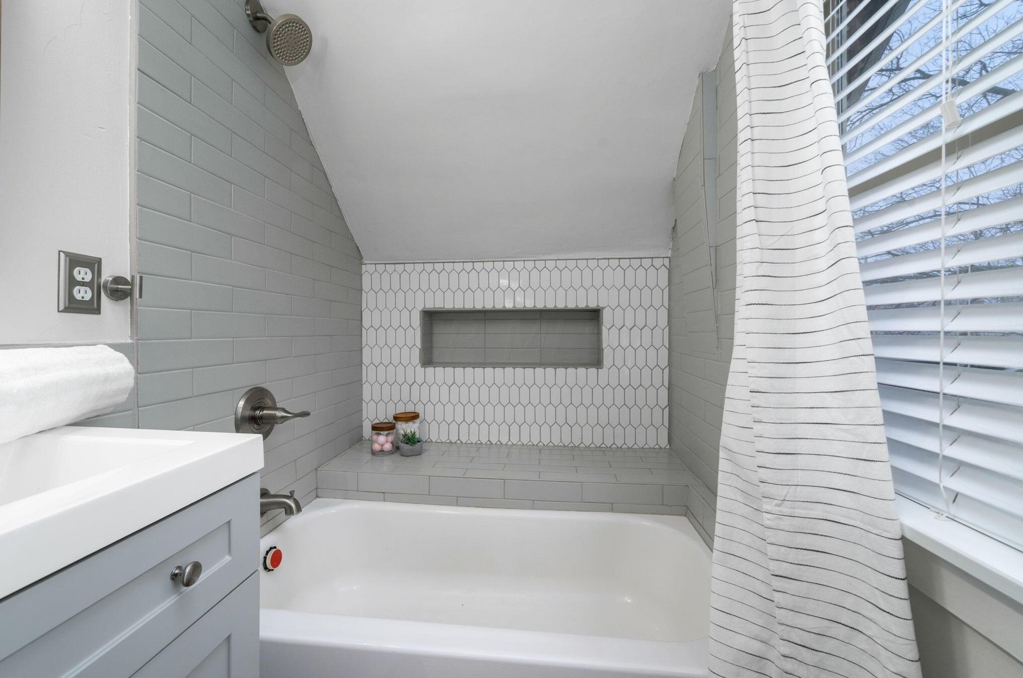 1529 Star Ave, Columbus OH  43212-2814 exterior