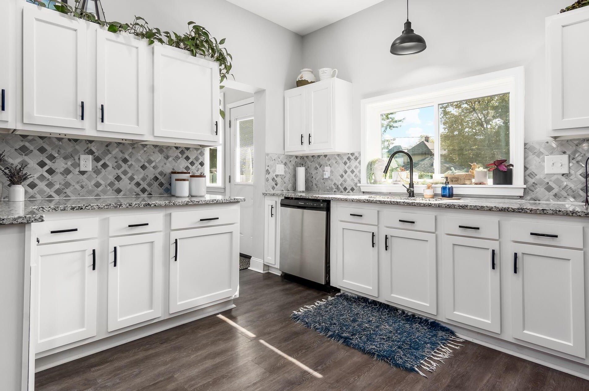 675 Siebert St, Columbus OH  43206-2929 exterior