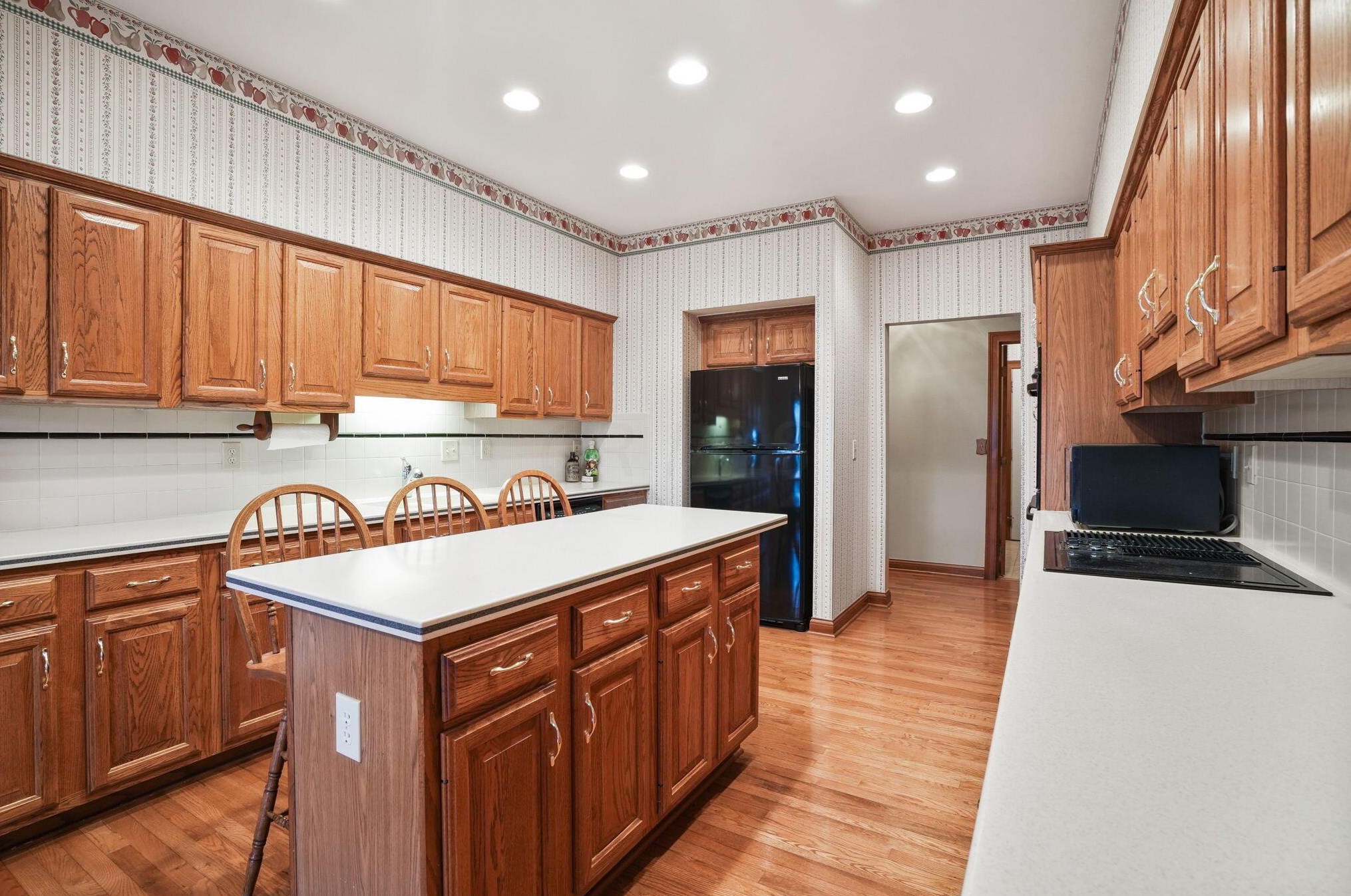 5043 Breckenhurst Dr, Hilliard OH  43026-8660 exterior