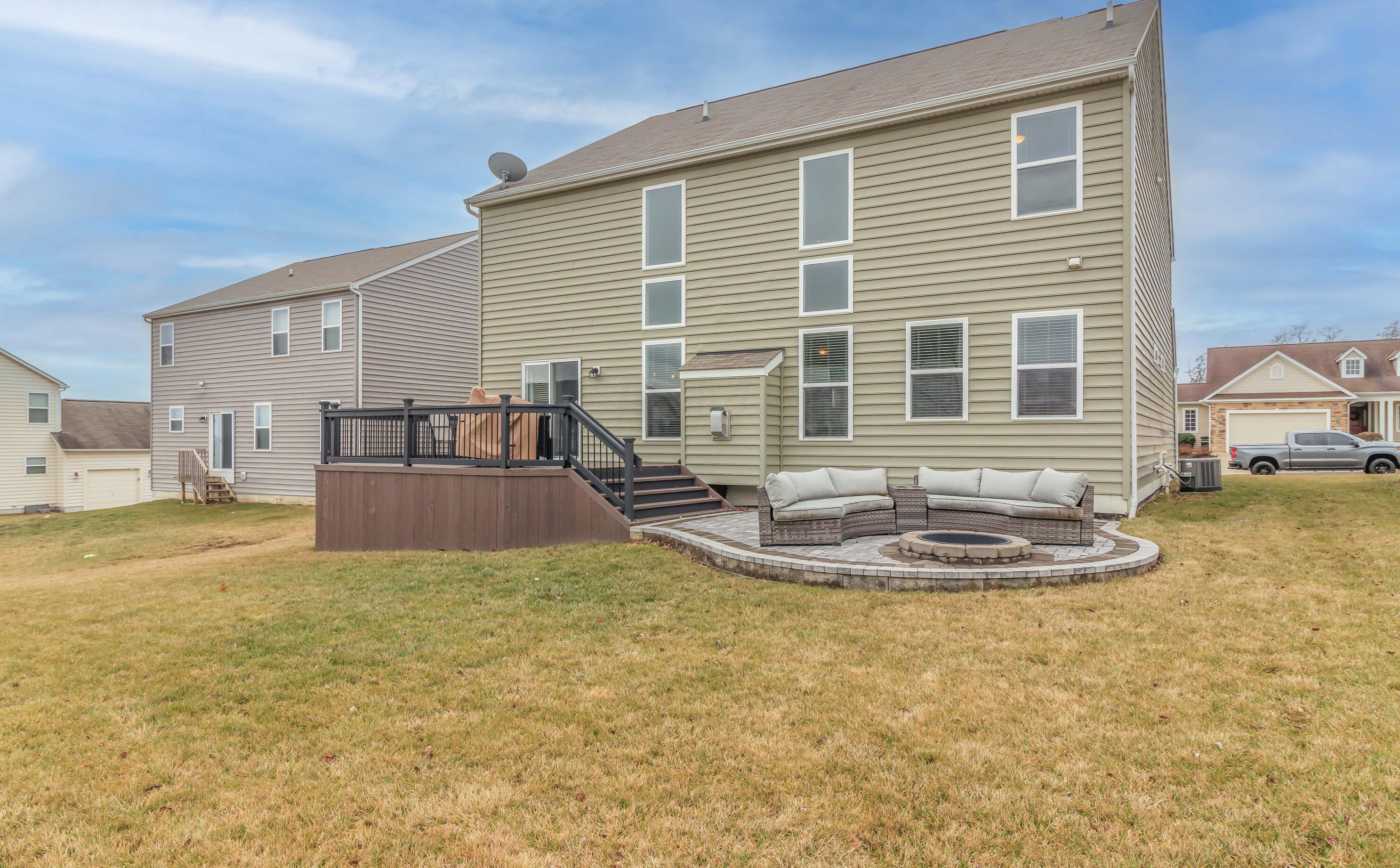 2363 Pine Crest Dr, Lancaster OH  43130-7731 exterior