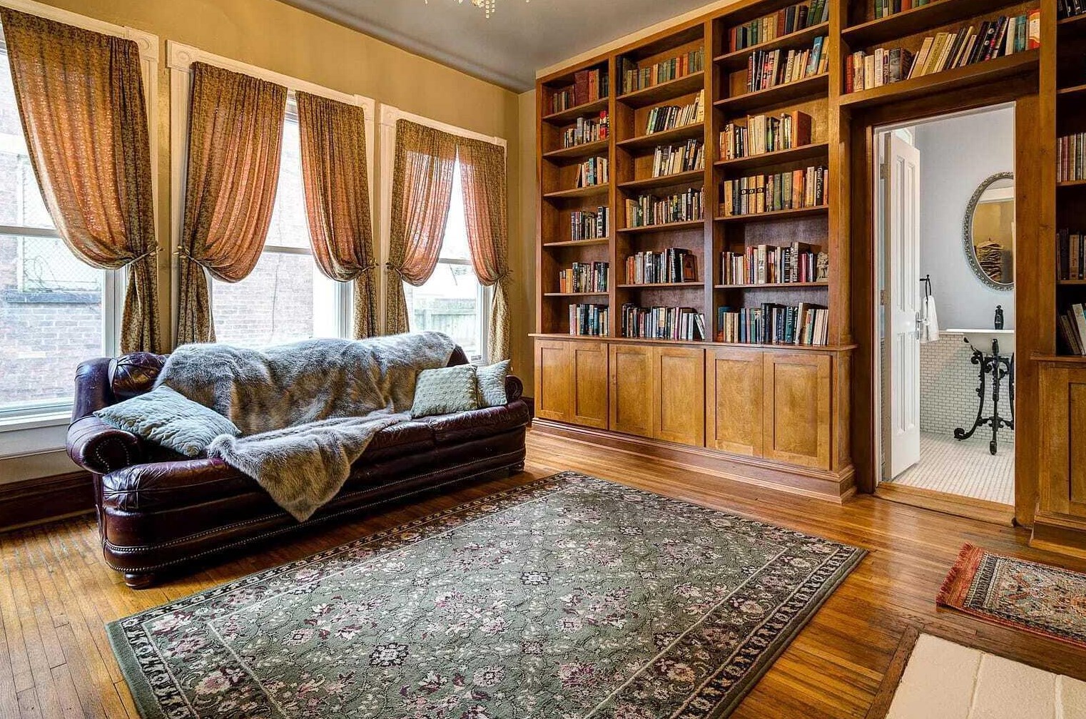 1329 Forsythe Ave, Columbus OH  43201-3234 exterior