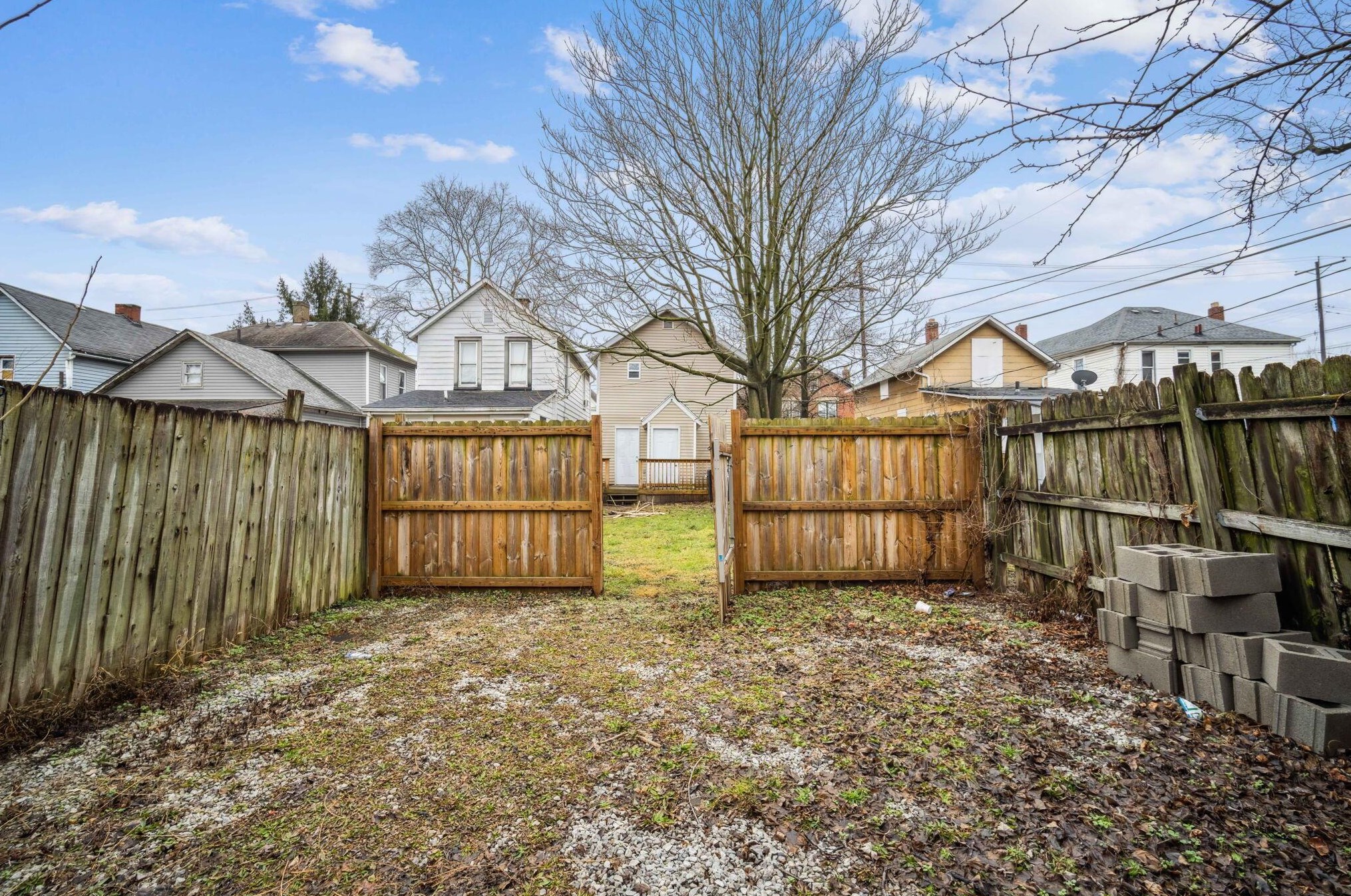 24 Innis Ave, Columbus OH  43207-1868 exterior