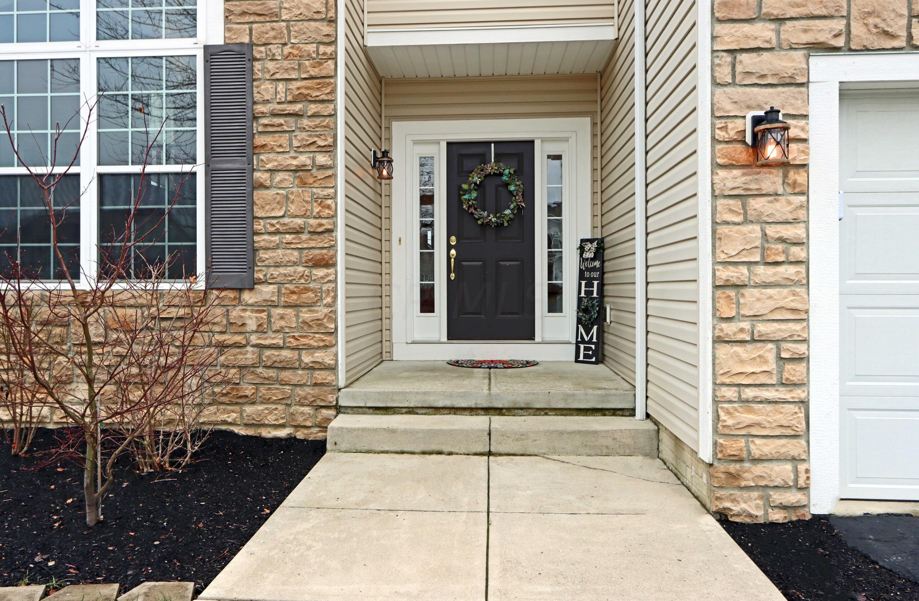 181 Cherrytree Ln, Commercial Point, OH 43116-9747