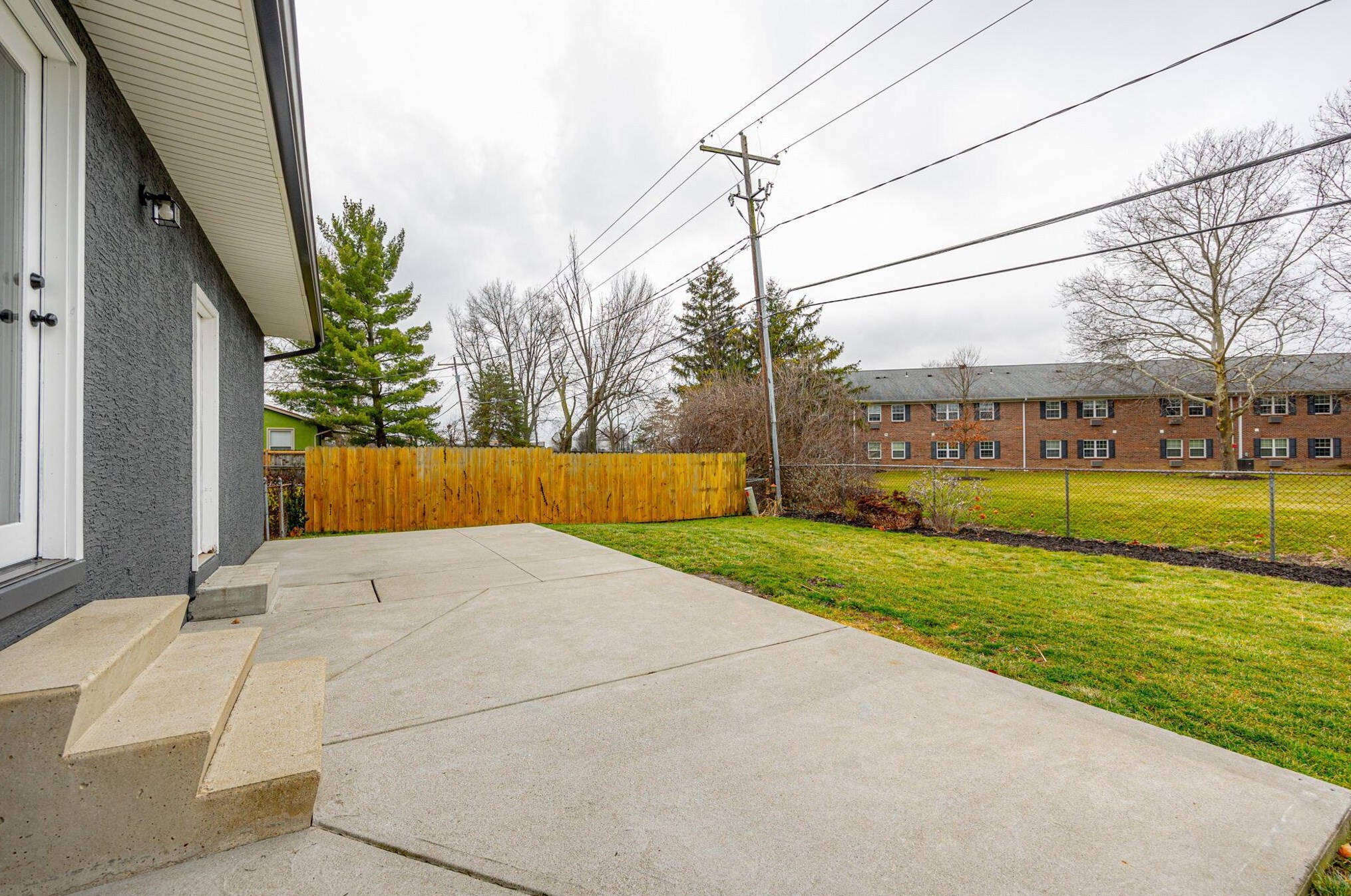 5481 Blue Ash Rd, Columbus OH  43229-3630 exterior