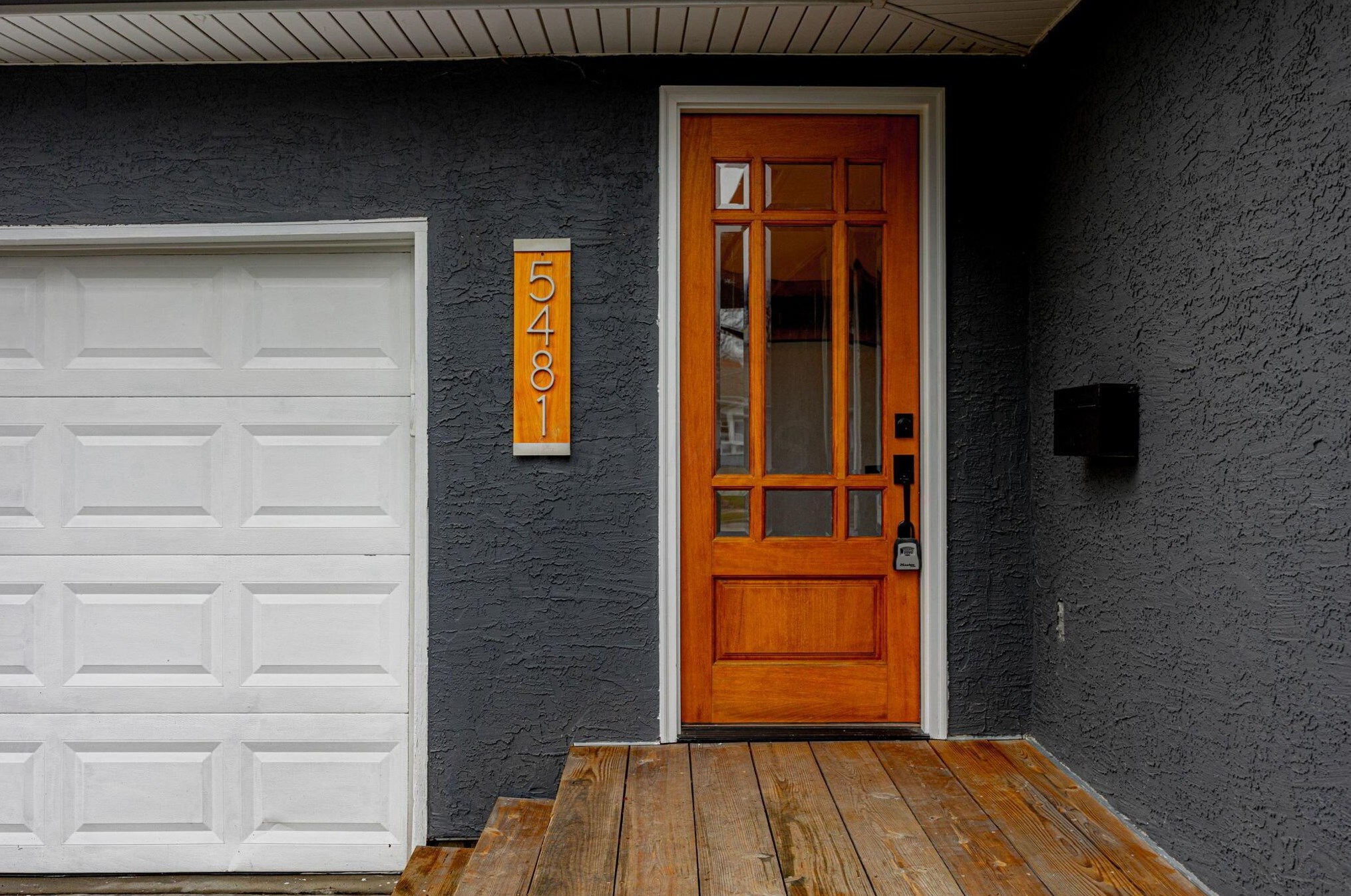 5481 Blue Ash Rd, Columbus OH  43229-3630 exterior