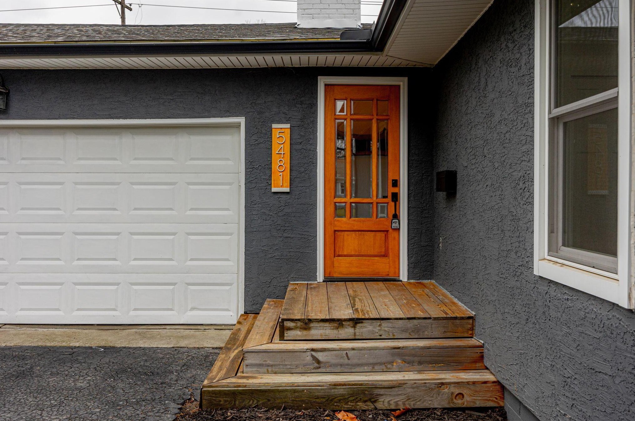 5481 Blue Ash Rd, Columbus OH  43229-3630 exterior