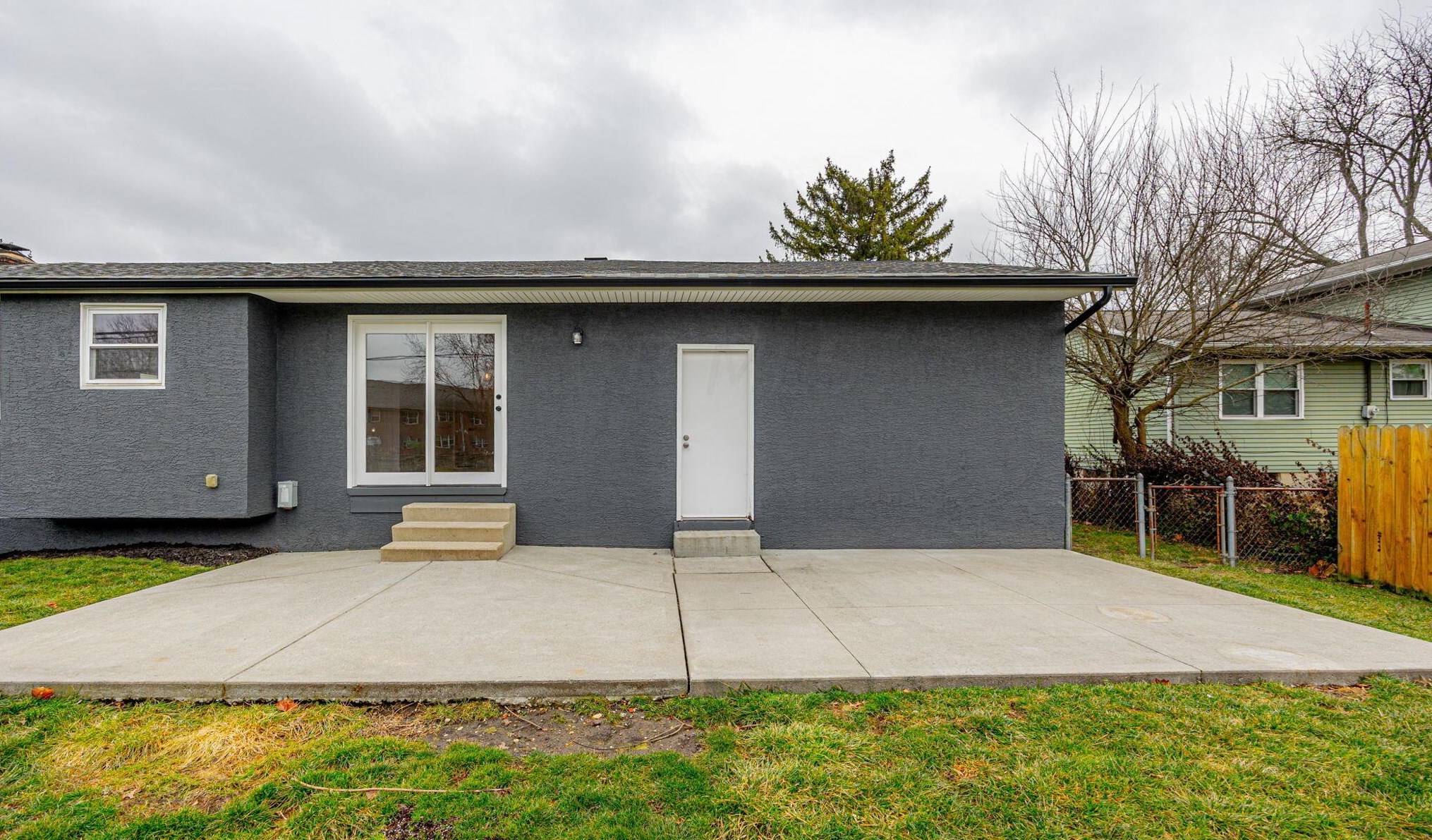 5481 Blue Ash Rd, Columbus OH  43229-3630 exterior