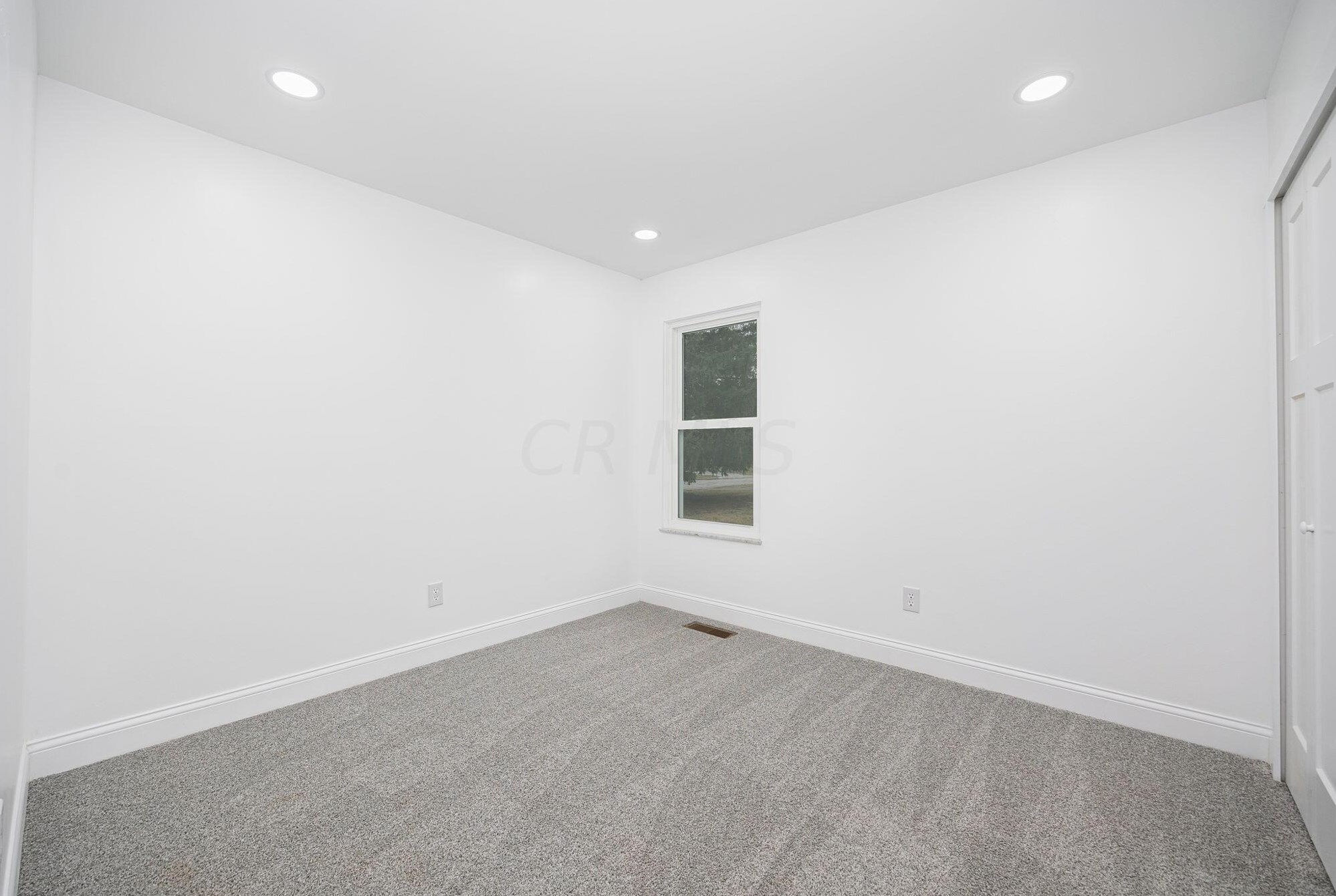 5481 Blue Ash Rd, Columbus OH  43229-3630 exterior