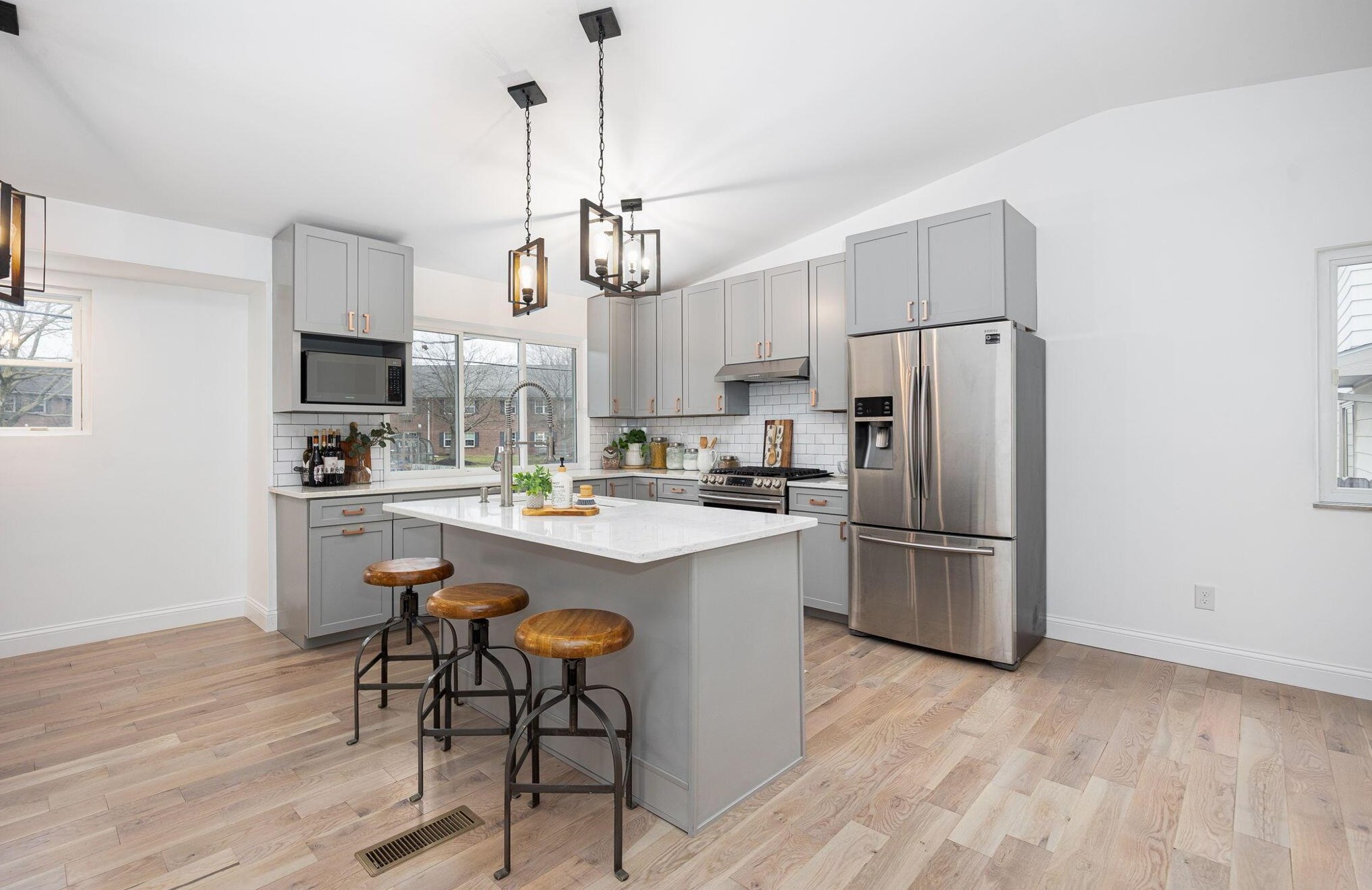 5481 Blue Ash Rd, Columbus OH  43229-3630 exterior