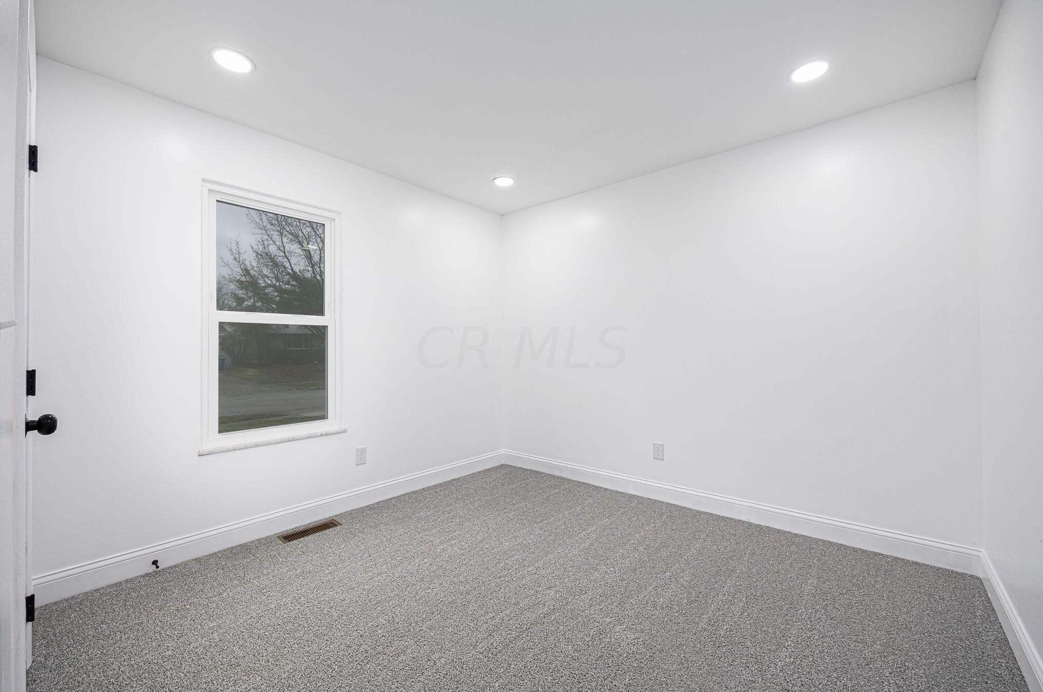 5481 Blue Ash Rd, Columbus OH  43229-3630 exterior