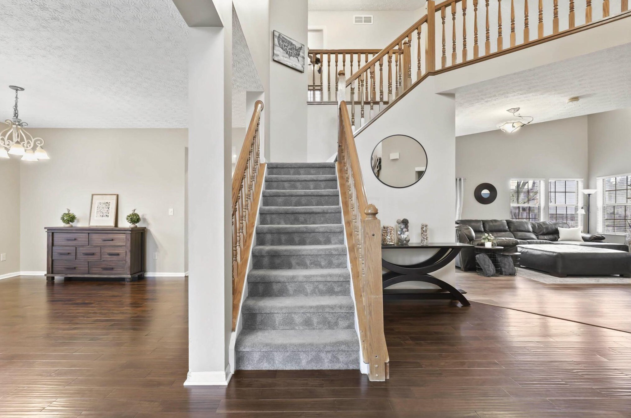 356 Aylesbury Dr, Westerville, OH 43082-6342