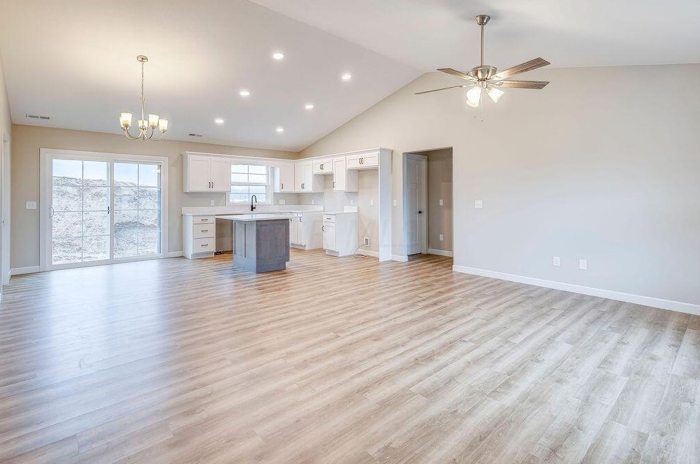 26 Lakeside Dr, Fredricktwn, OH 43019