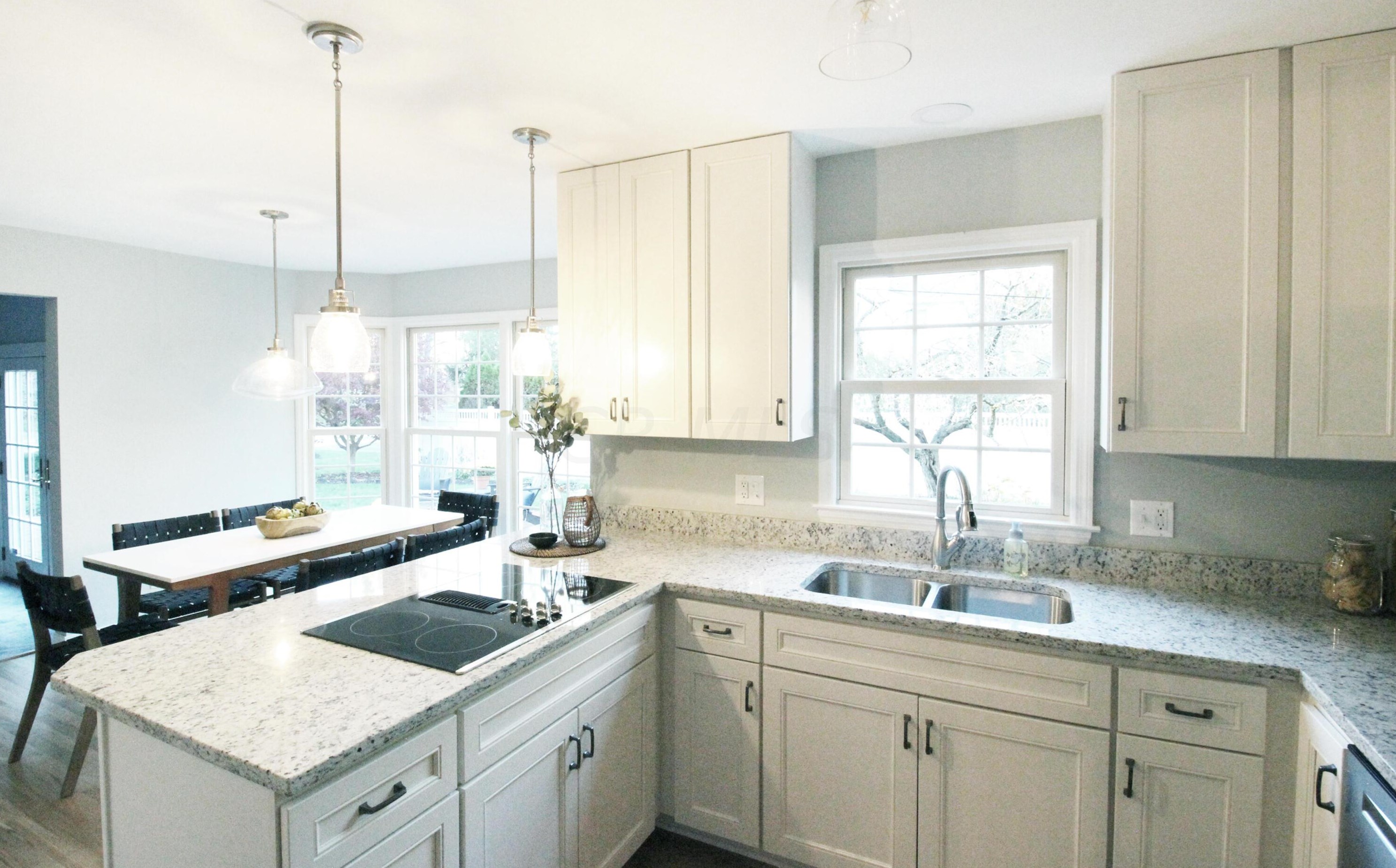 2290 Haverford Rd, Columbus OH  43220-4320 exterior