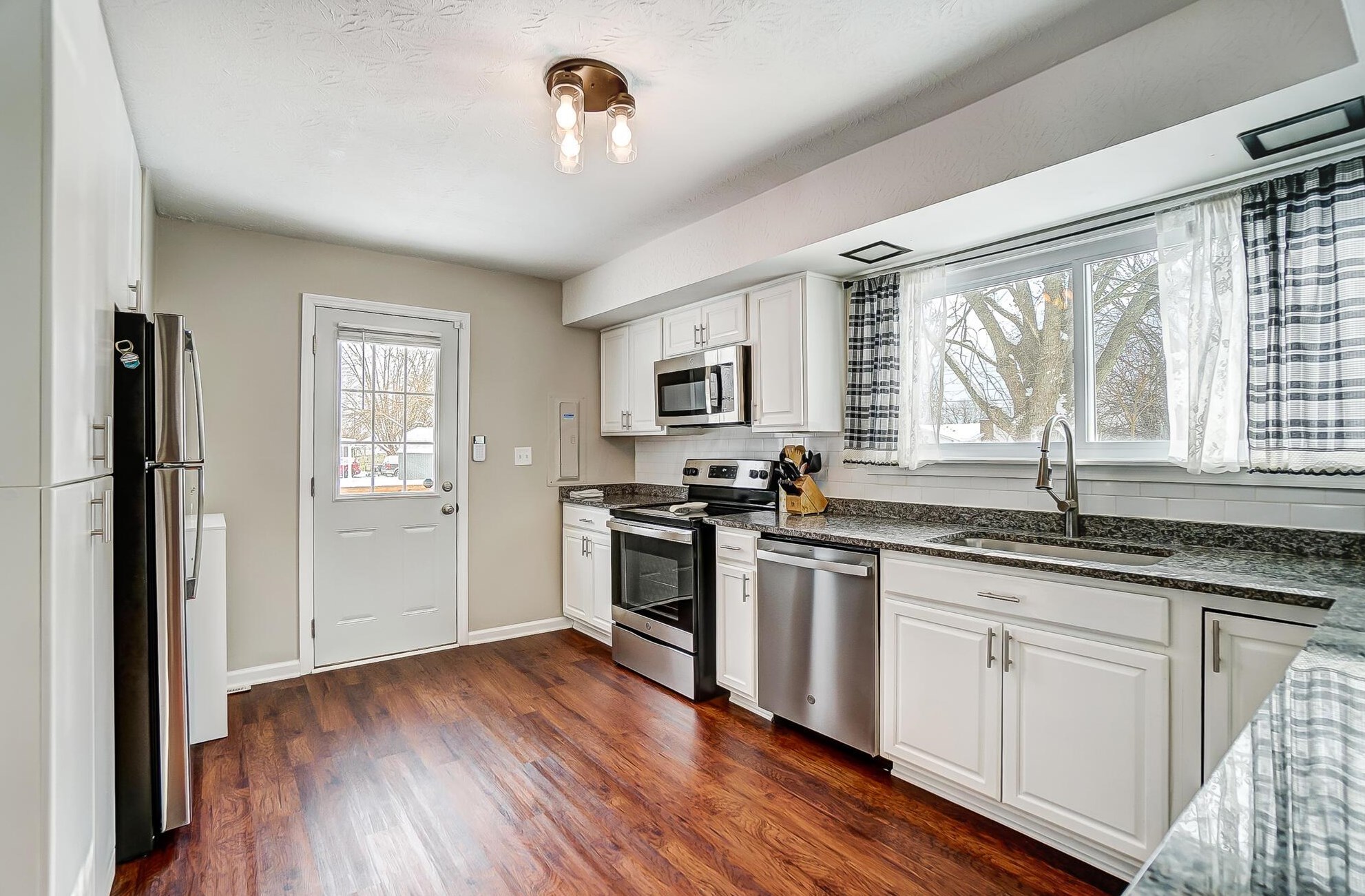 667 Colton Rd, Columbus OH  43207-3906 exterior