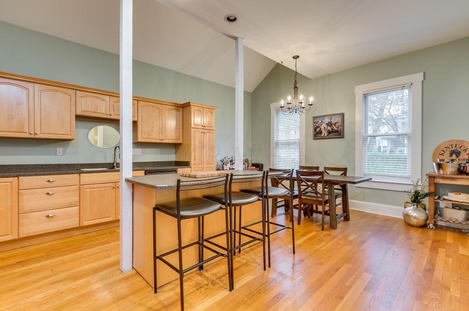 1127 Highland St, Columbus OH  43201-3277 exterior