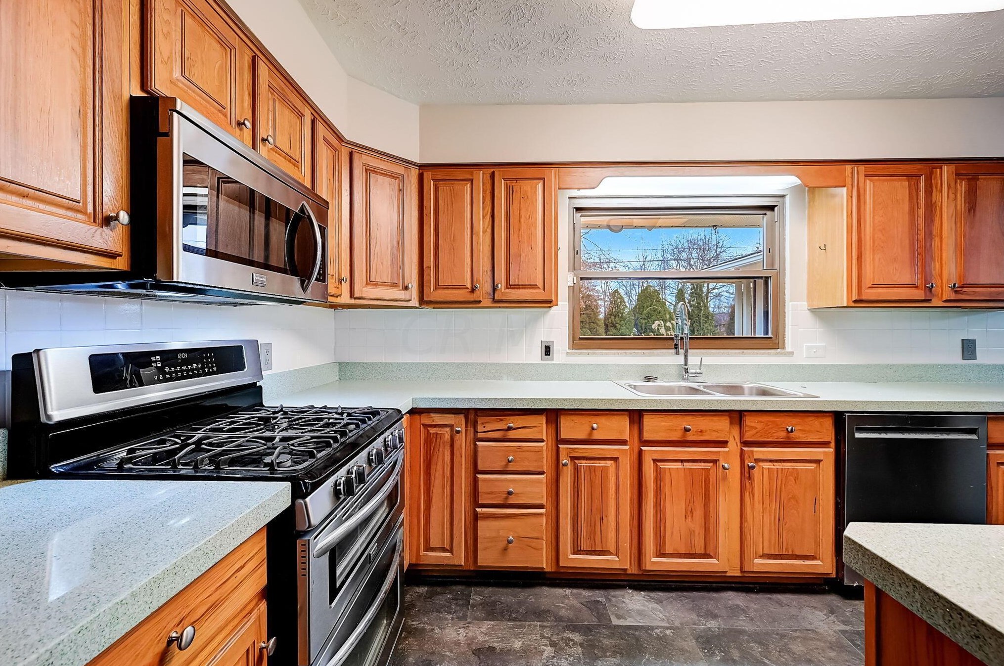 9563 Brookside Dr, Pickerington OH  43147-9206 exterior