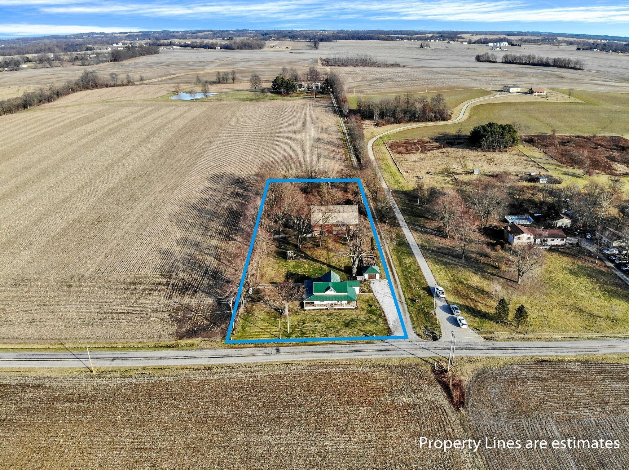 9016 Lake Rd Ne, Millersport, OH 43046