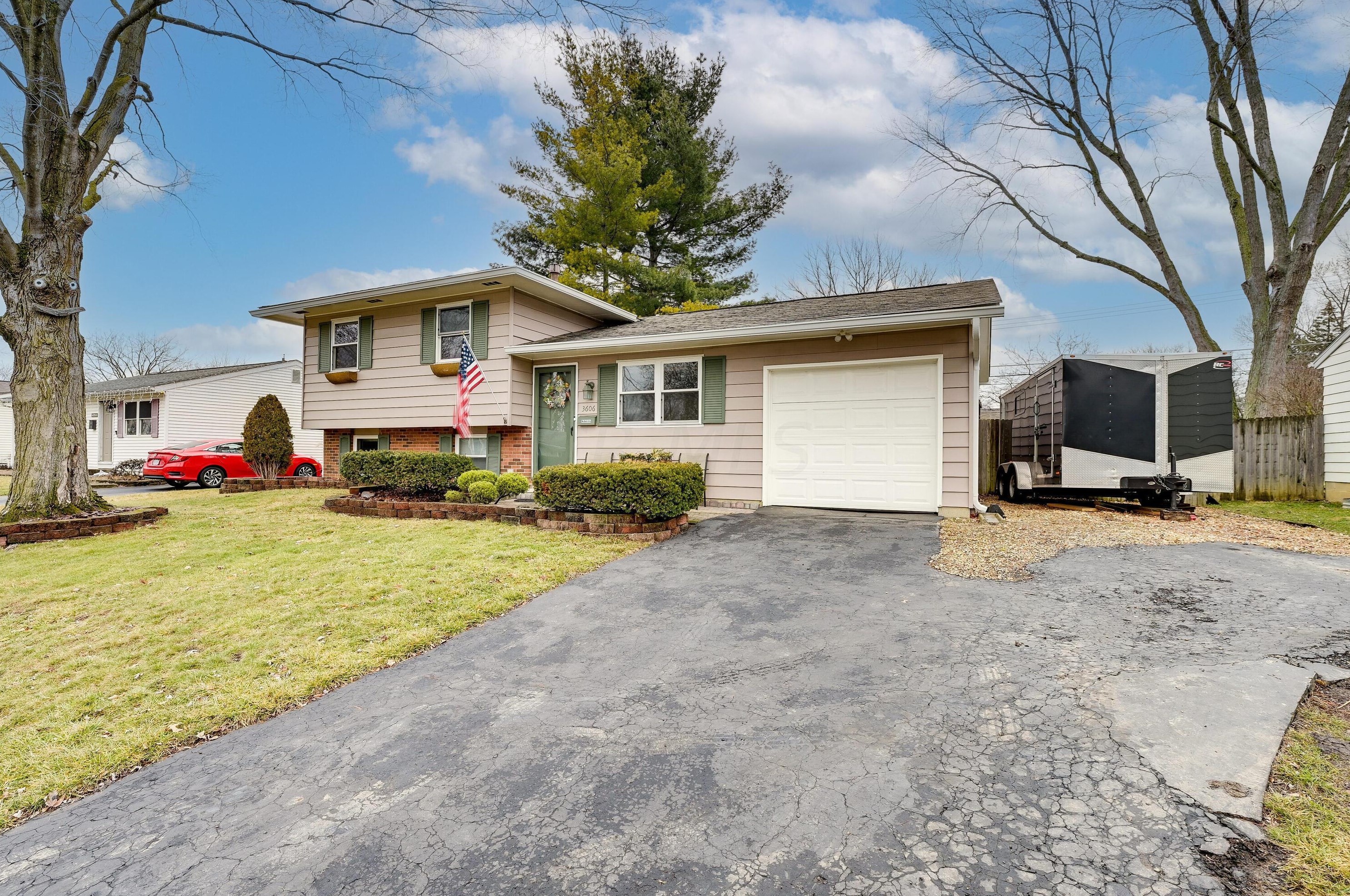 3606 Karikal Dr, Westerville, OH 43081-4054