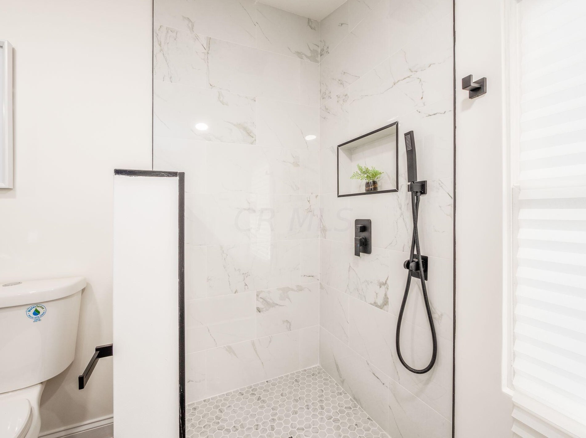 1111 Whittier St, Columbus OH  43206-3140 exterior