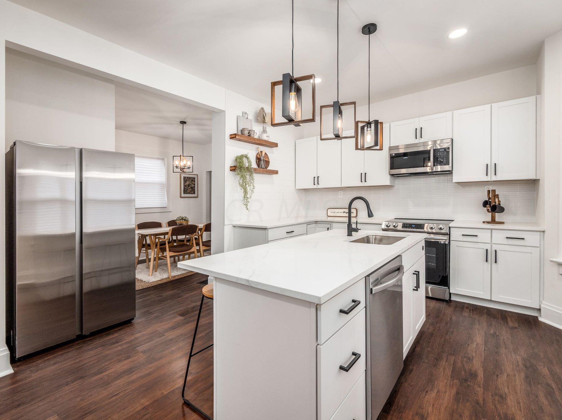 1111 Whittier St, Columbus OH  43206-3140 exterior