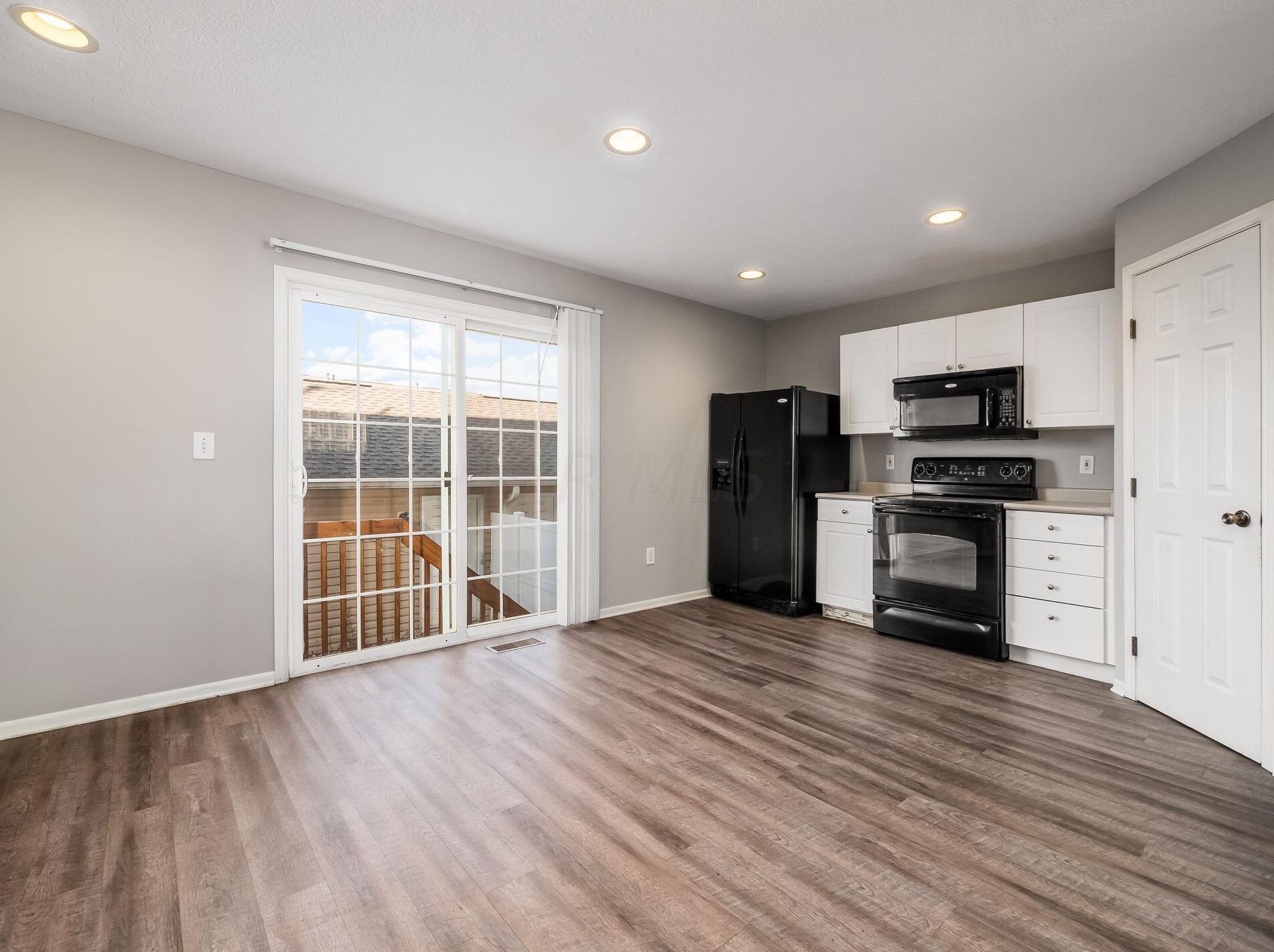 359 Oxford Oak Dr, Blacklick OH  43004-8484 exterior