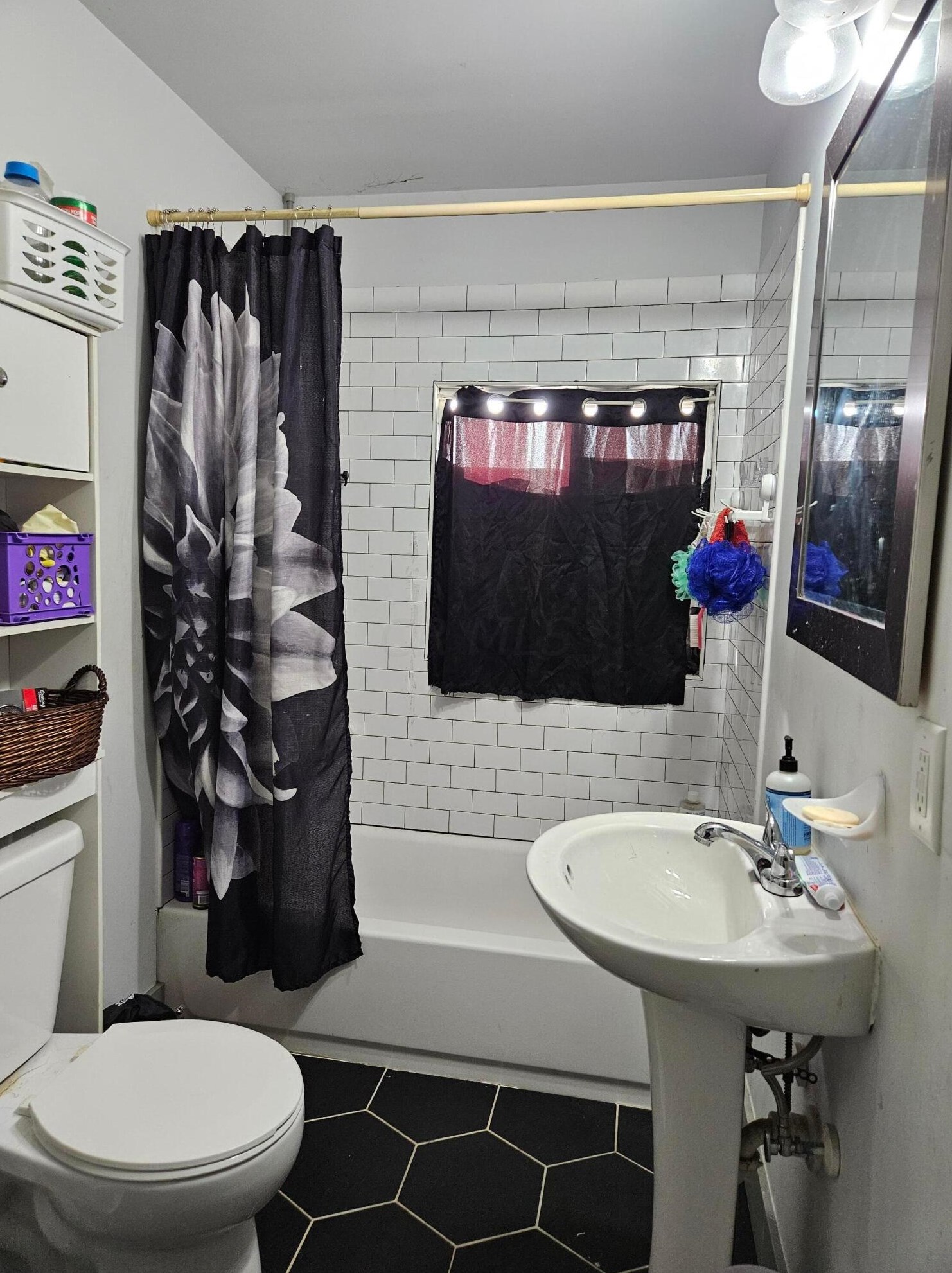 1501 Duxberry Ave, Columbus OH 43211-1619 exterior