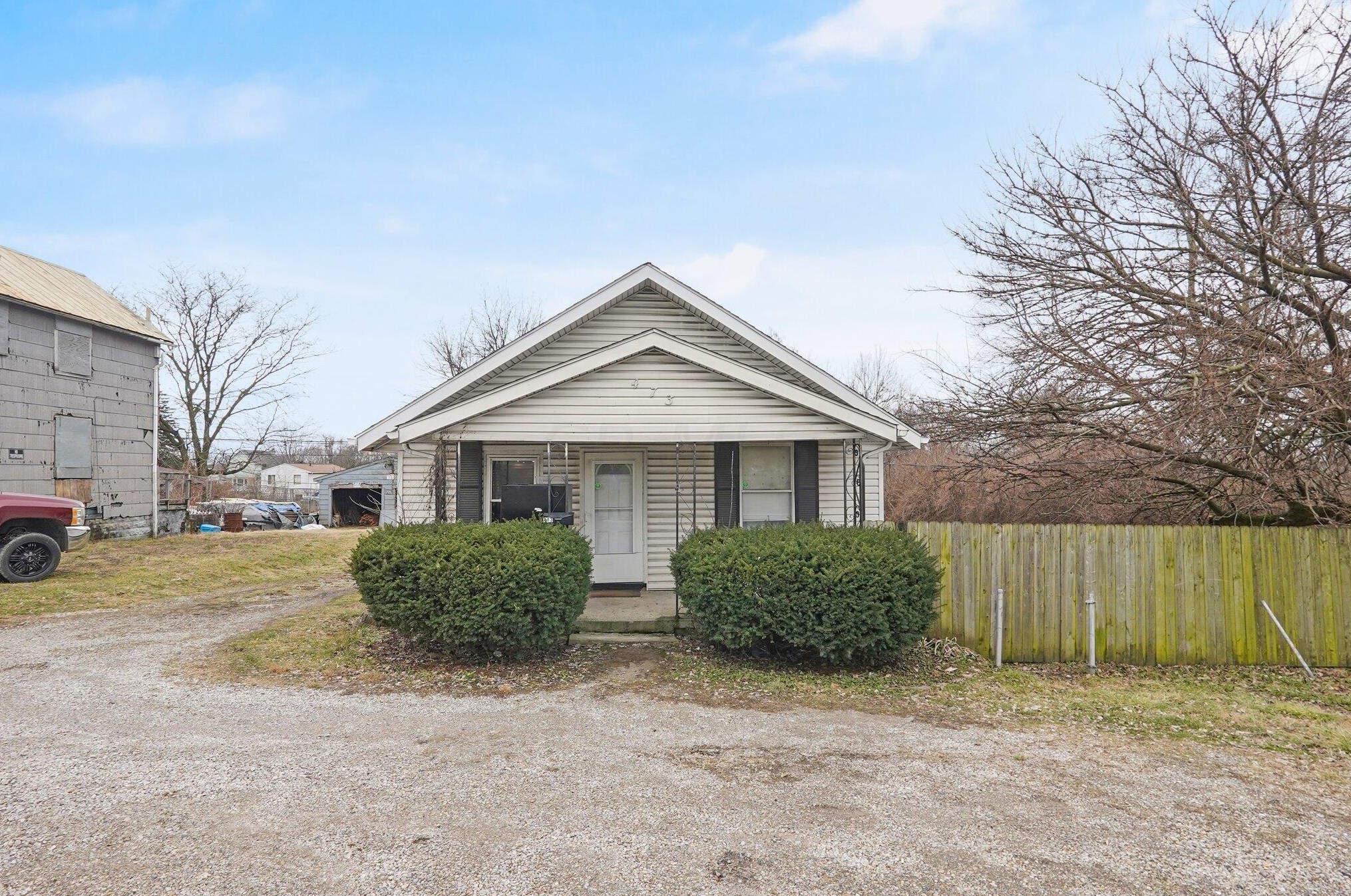 473 Llewellyn Ave, Columbus, OH 43207-3158