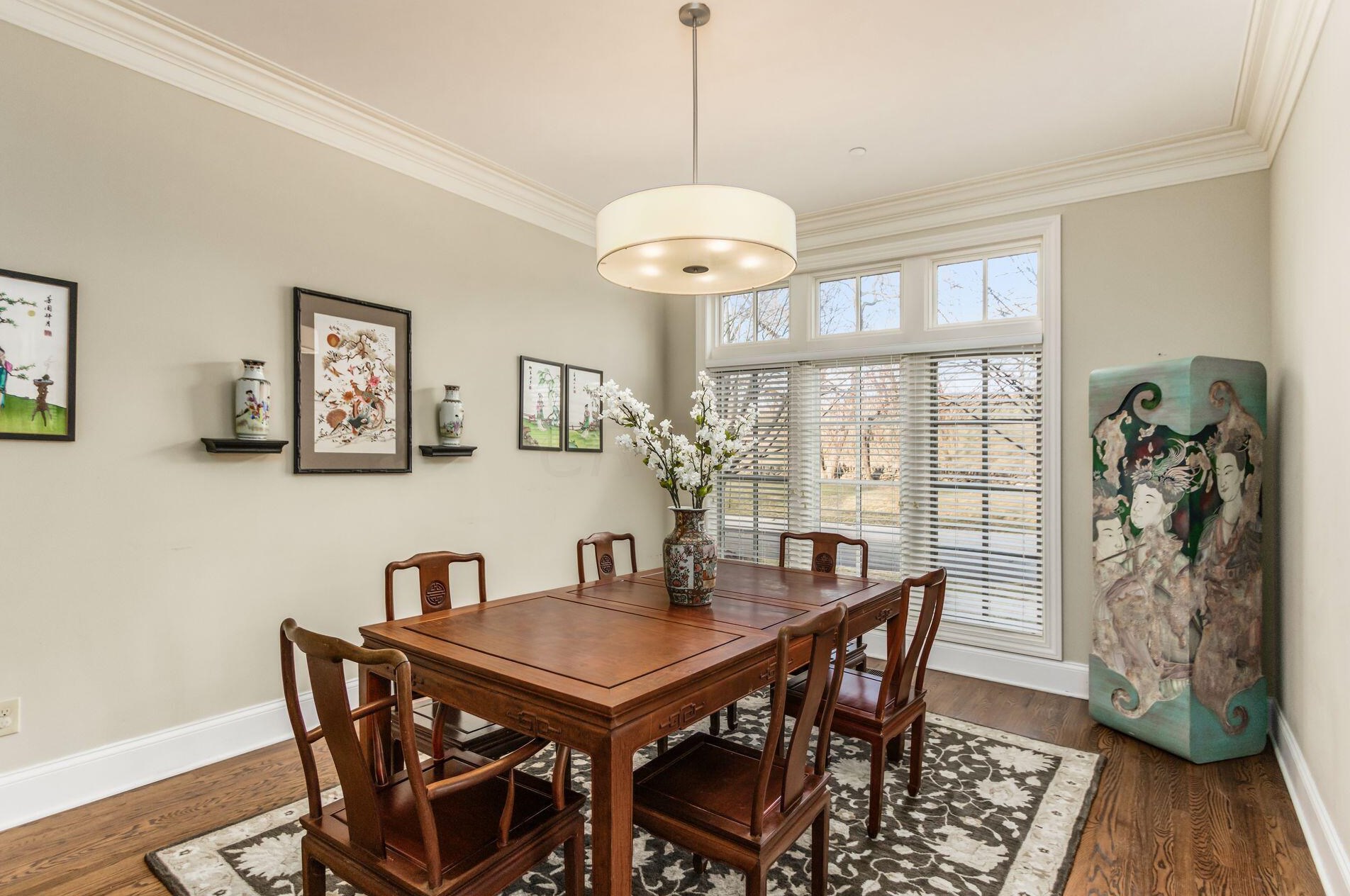 2453 Cambridge Blvd, Columbus OH  43221-4023 exterior