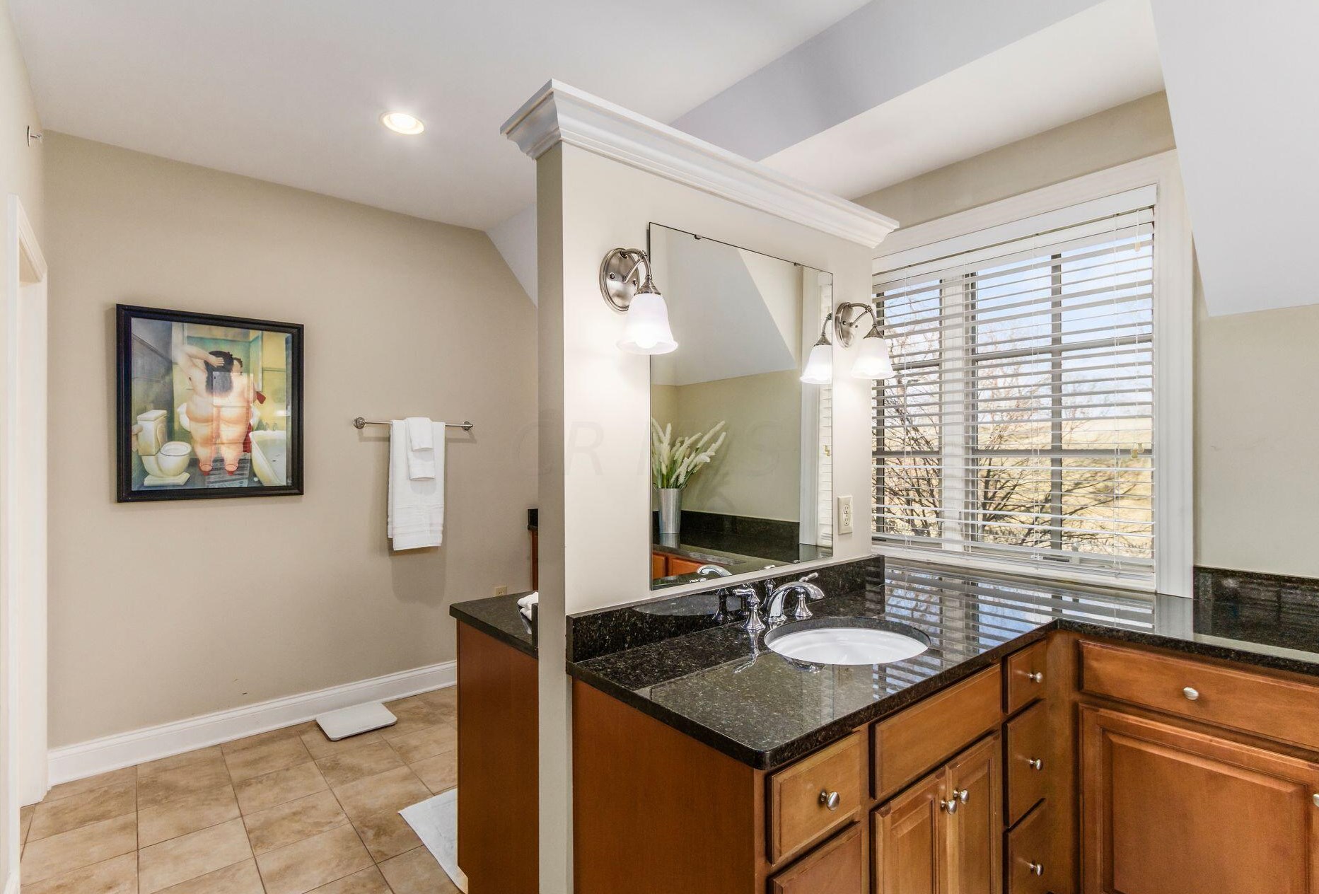 2453 Cambridge Blvd, Columbus OH  43221-4023 exterior