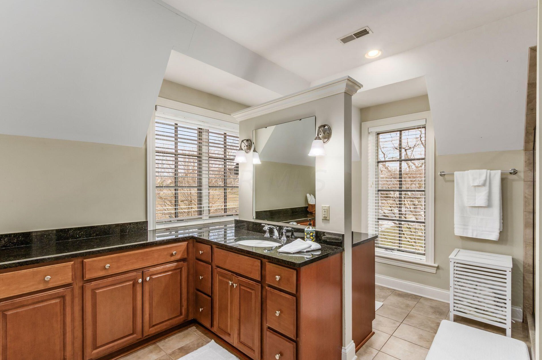 2453 Cambridge Blvd, Columbus OH  43221-4023 exterior