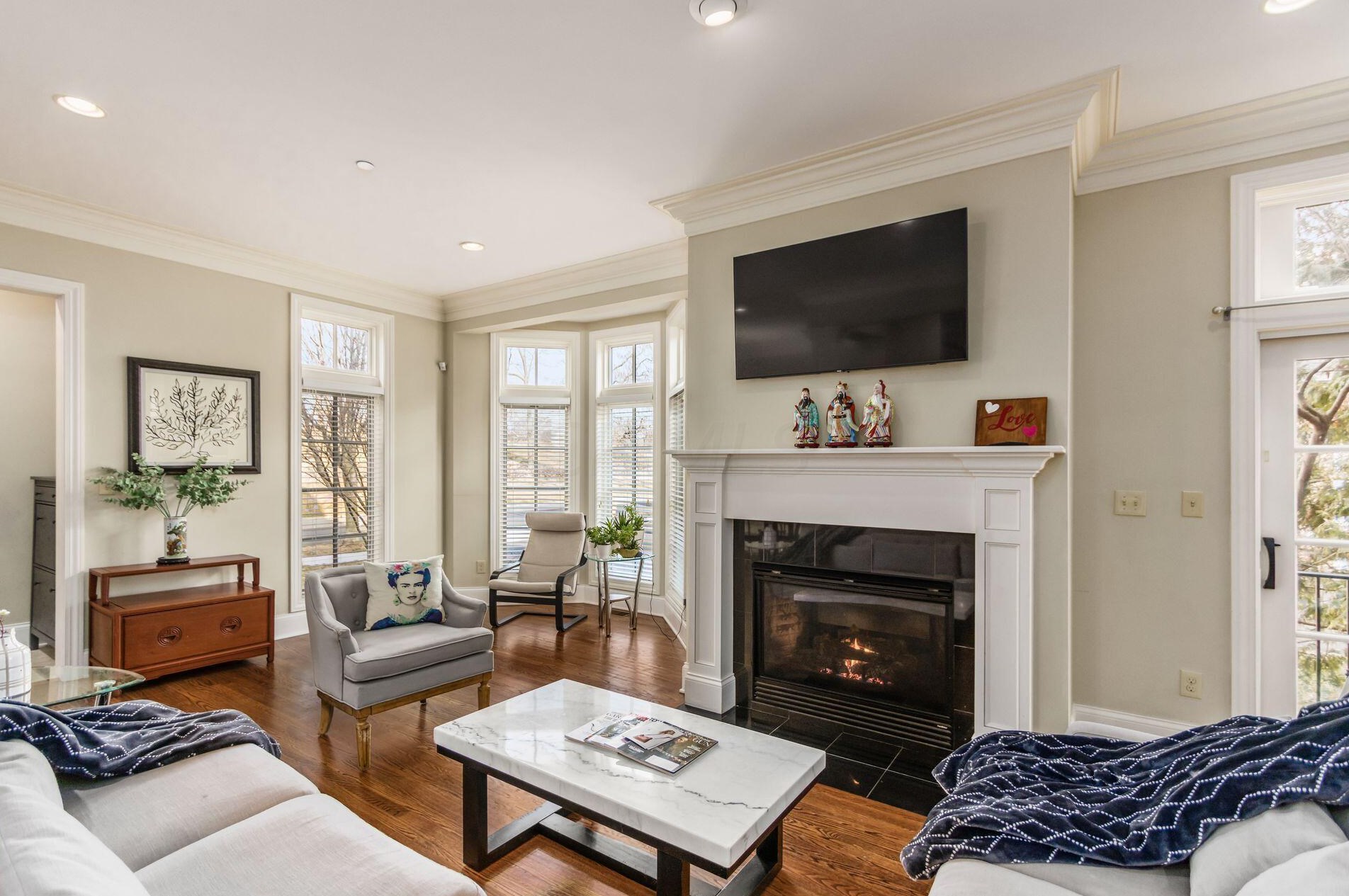 2453 Cambridge Blvd, Columbus OH  43221-4023 exterior