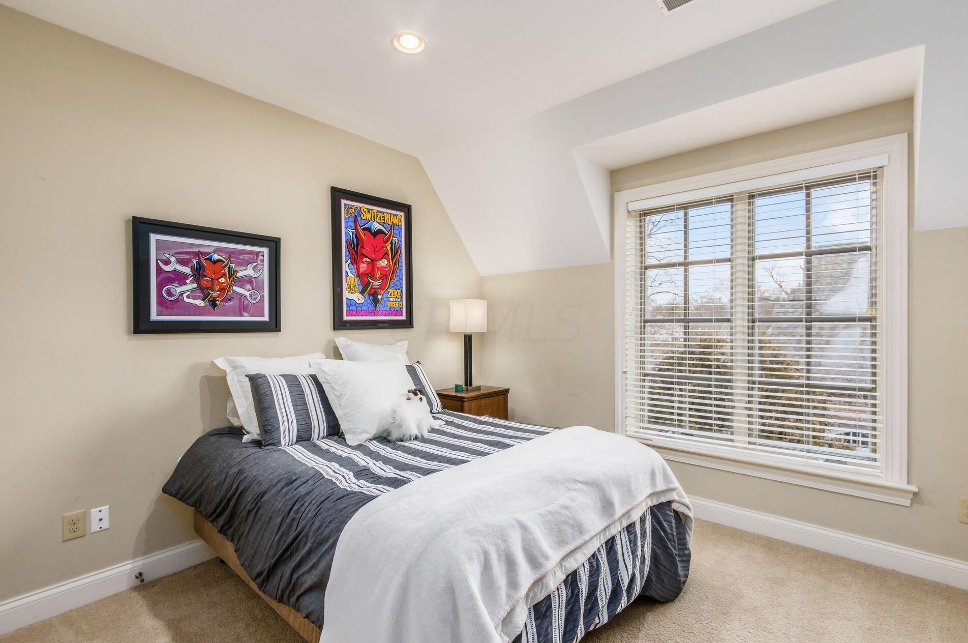 2453 Cambridge Blvd, Columbus OH  43221-4023 exterior