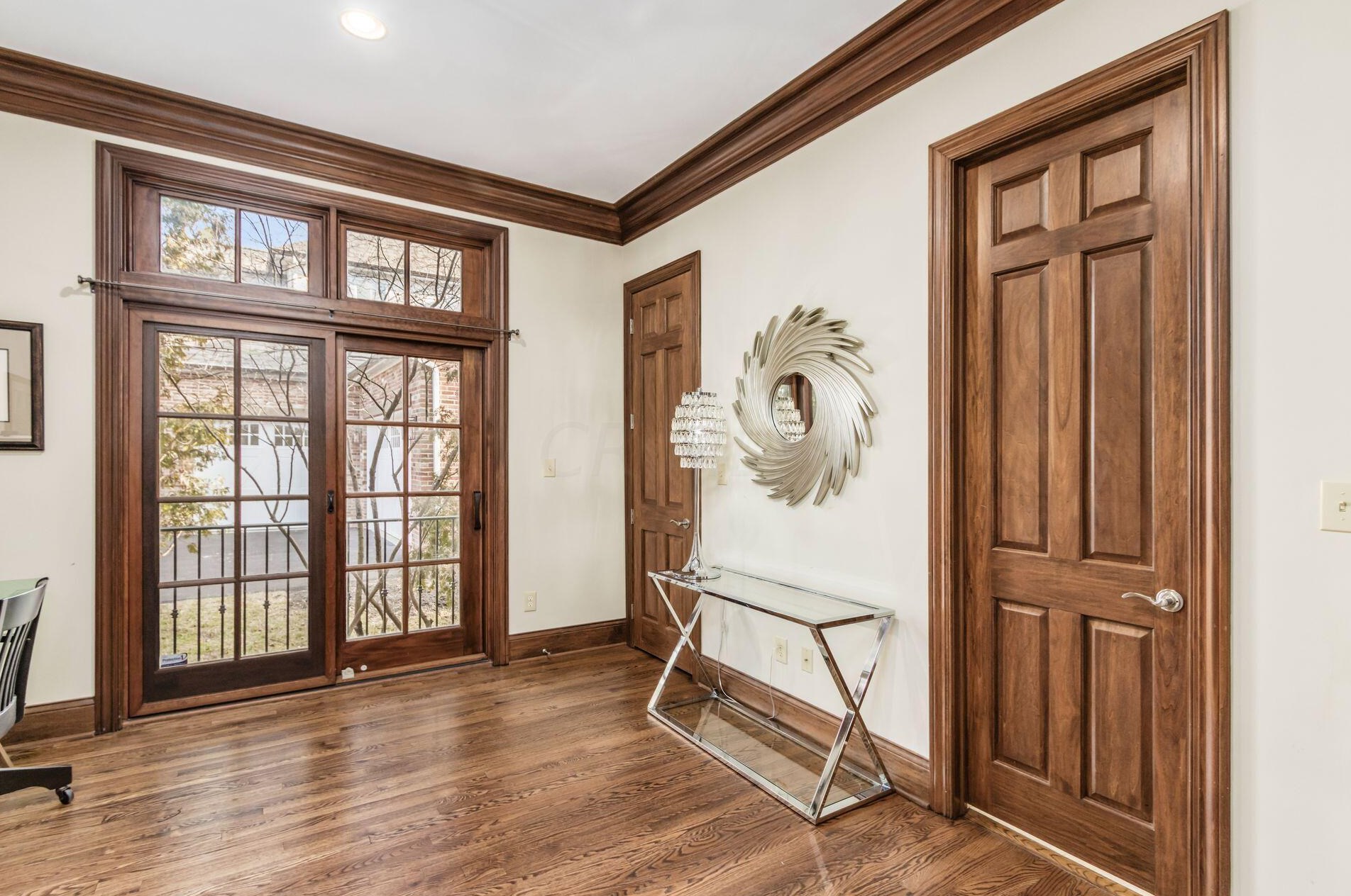 2453 Cambridge Blvd, Columbus OH  43221-4023 exterior