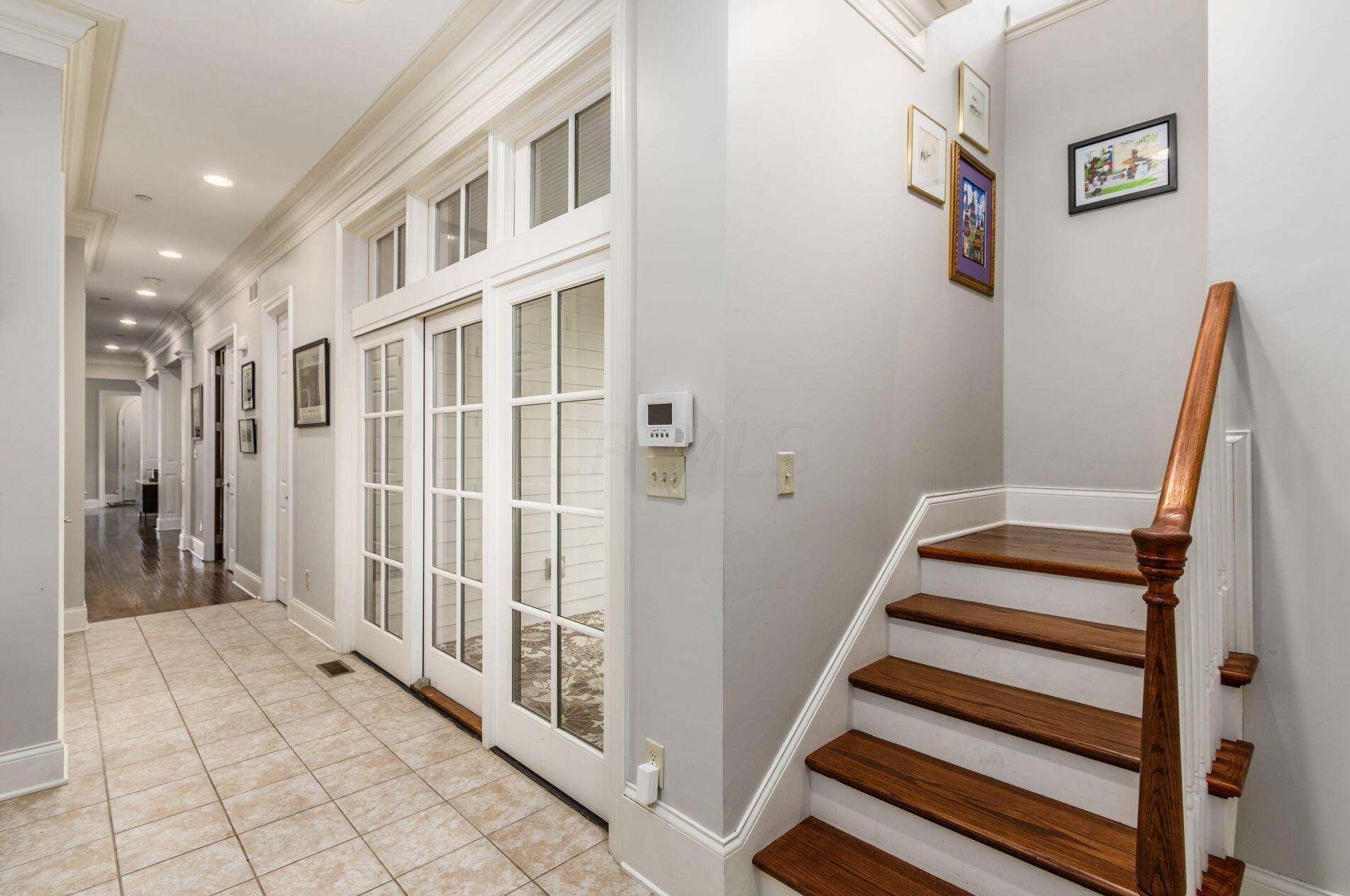 2453 Cambridge Blvd, Columbus OH  43221-4023 exterior